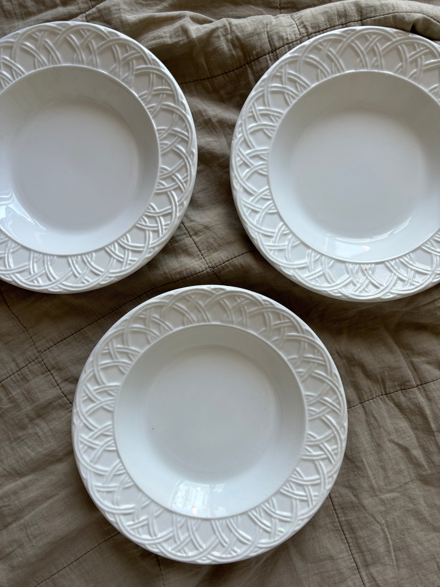 Dybe italienske tallerkner