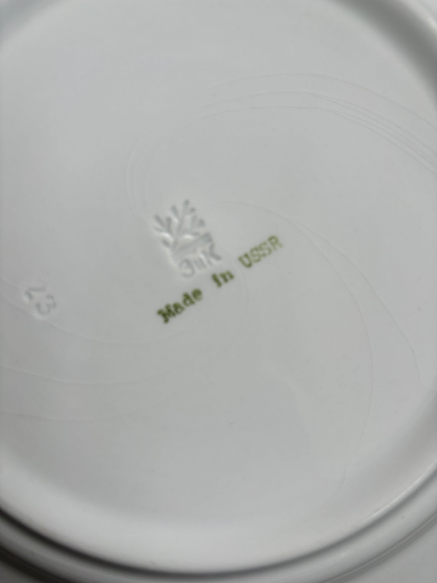 Middagstallerkner med beige kant