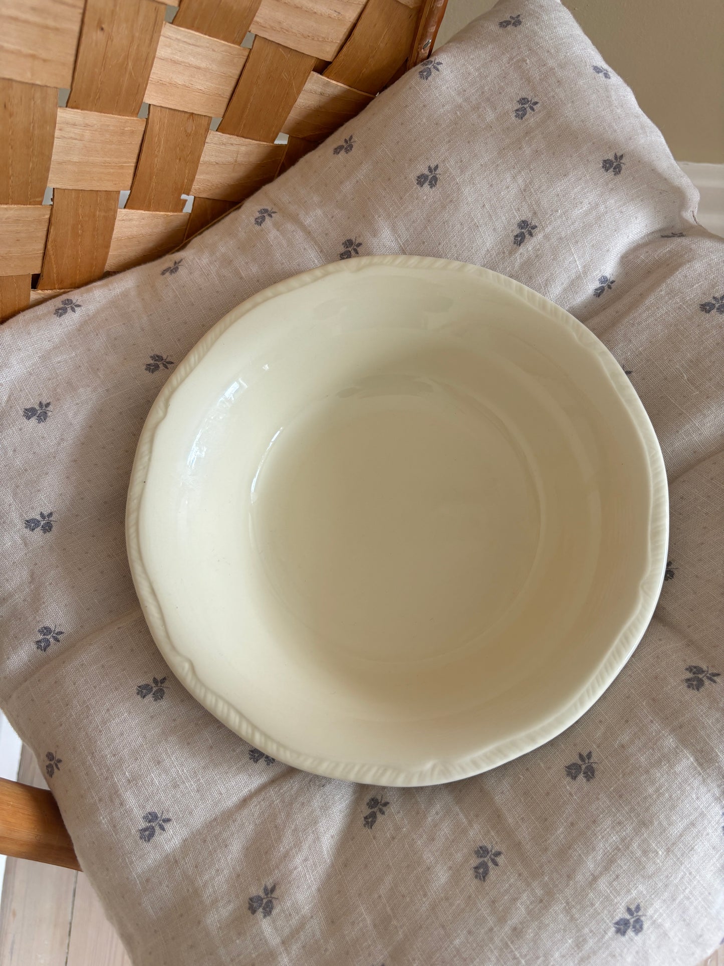 Engelsk cremefarvet skål