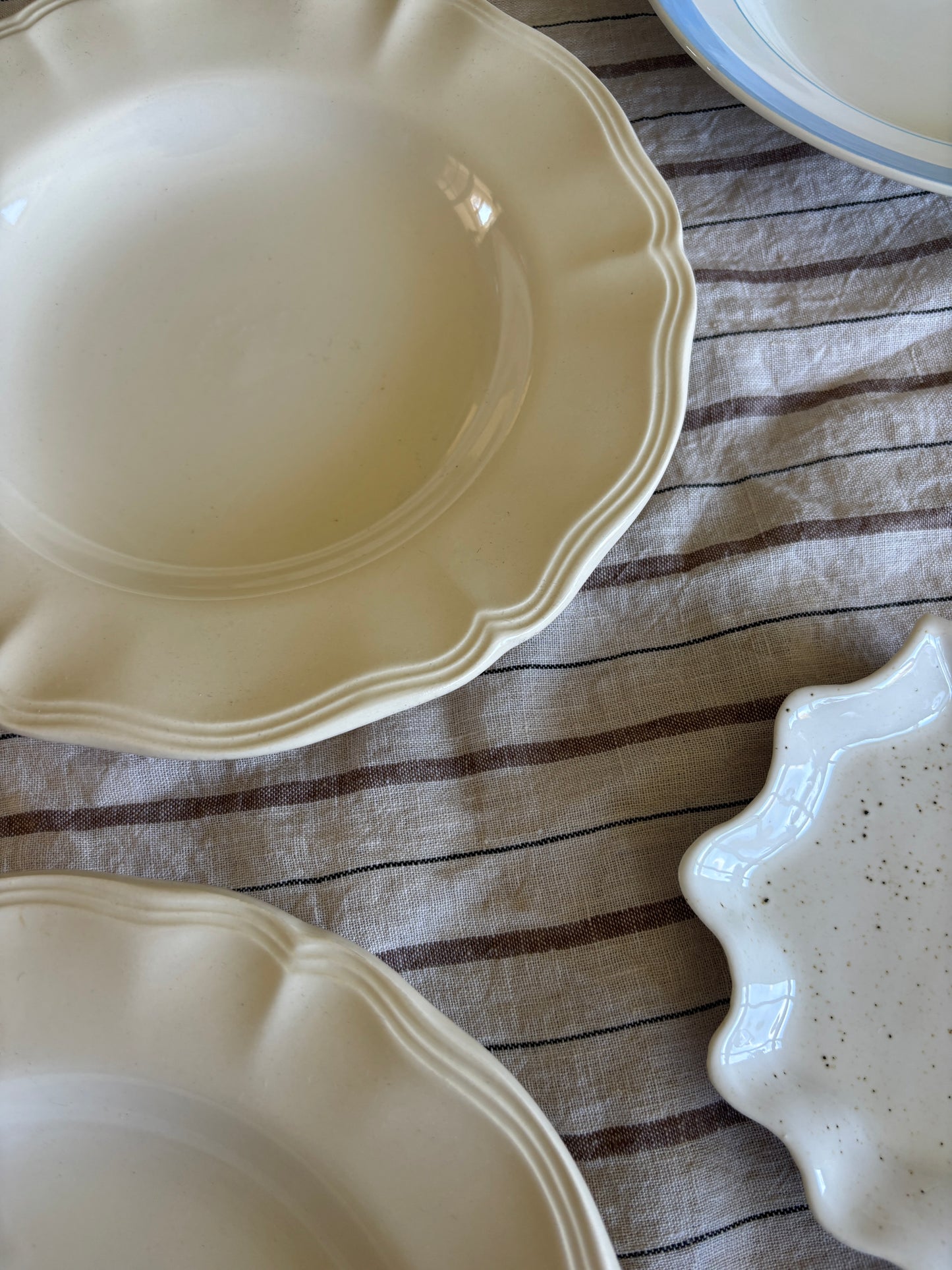 Dybe franske tallerkner