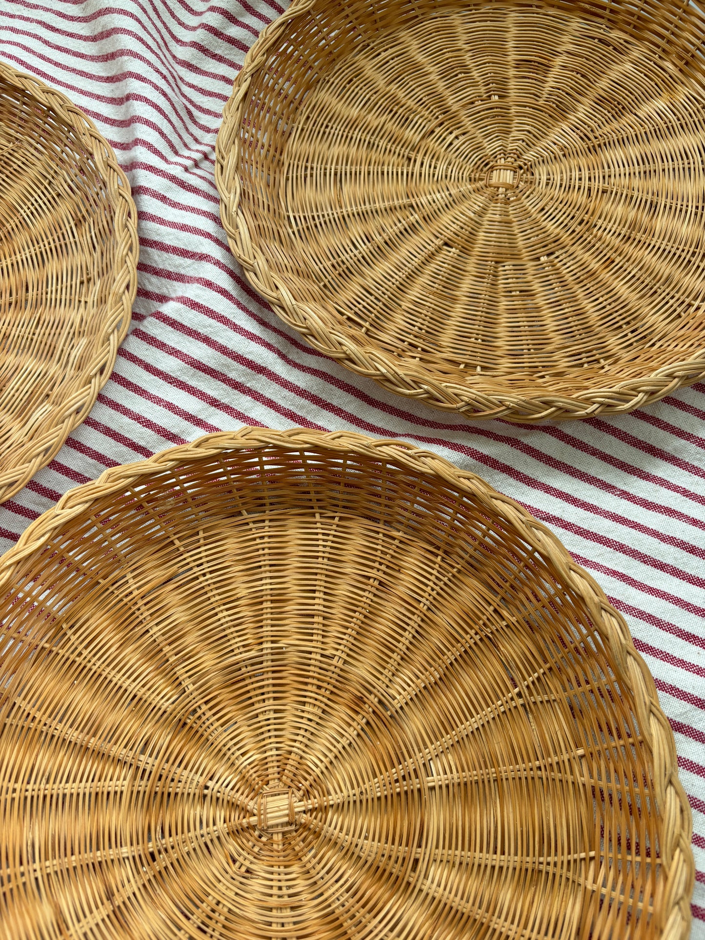 Små runde brødkurve