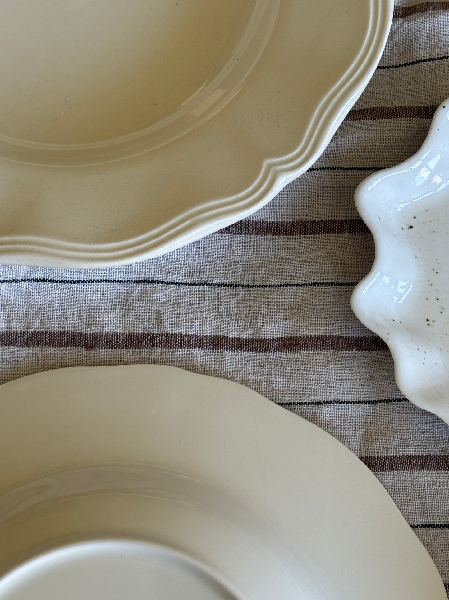 Dybe franske tallerkner