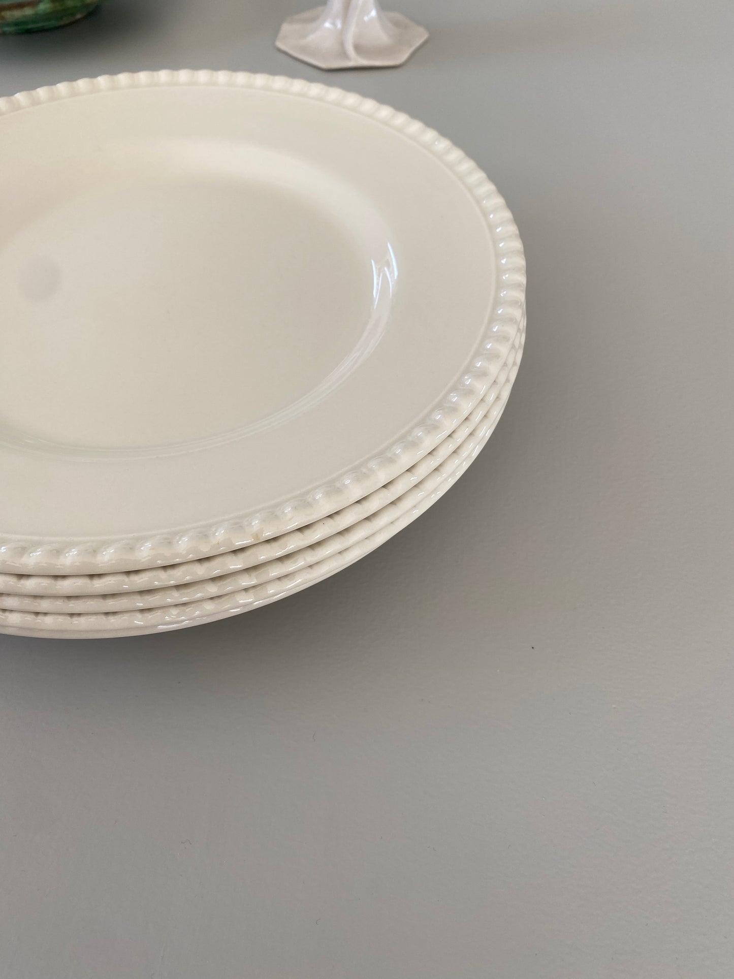 Tallerkner med perlekant