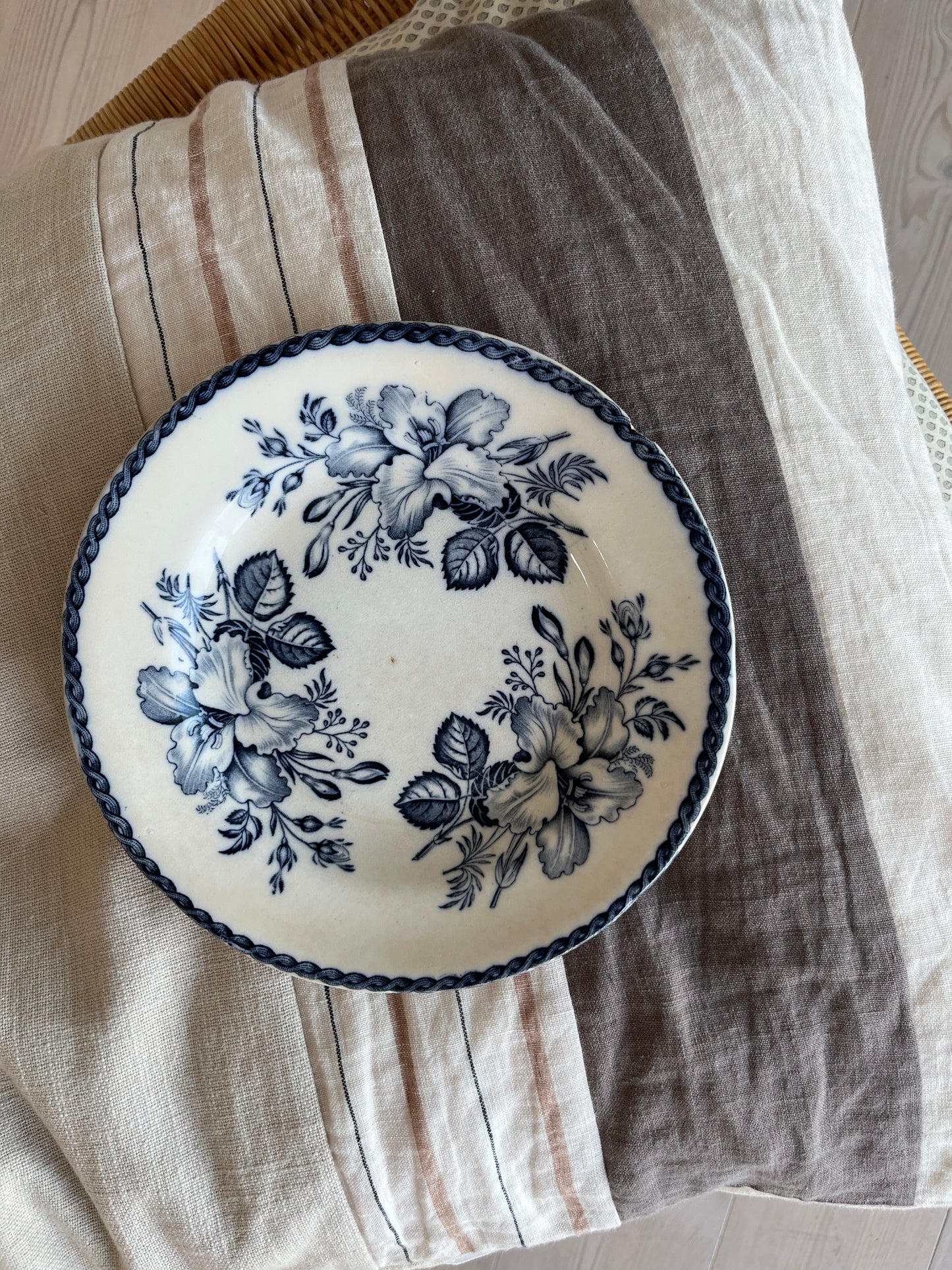 Antik svensk platte
