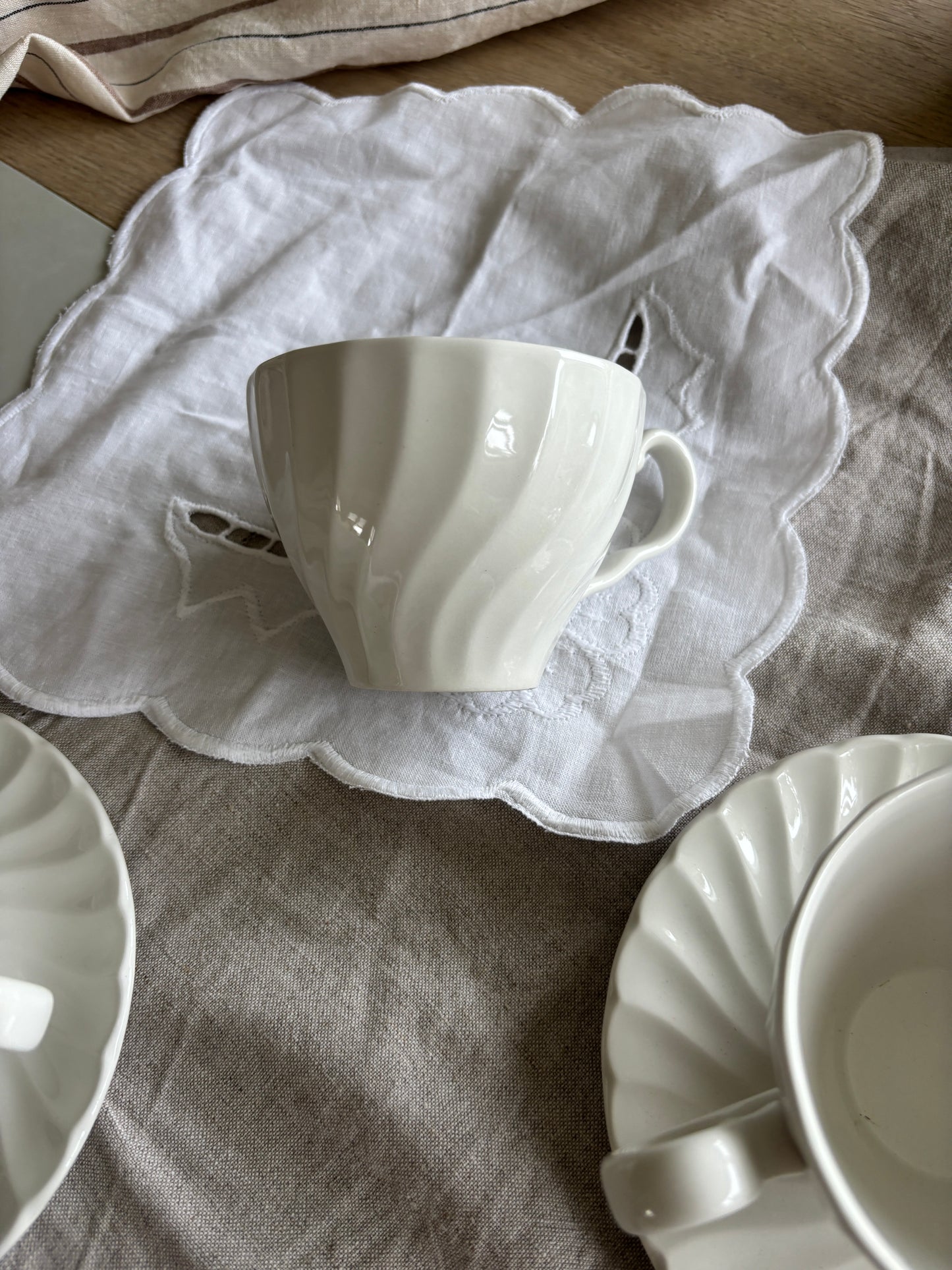 Stor swirl kop med underkop