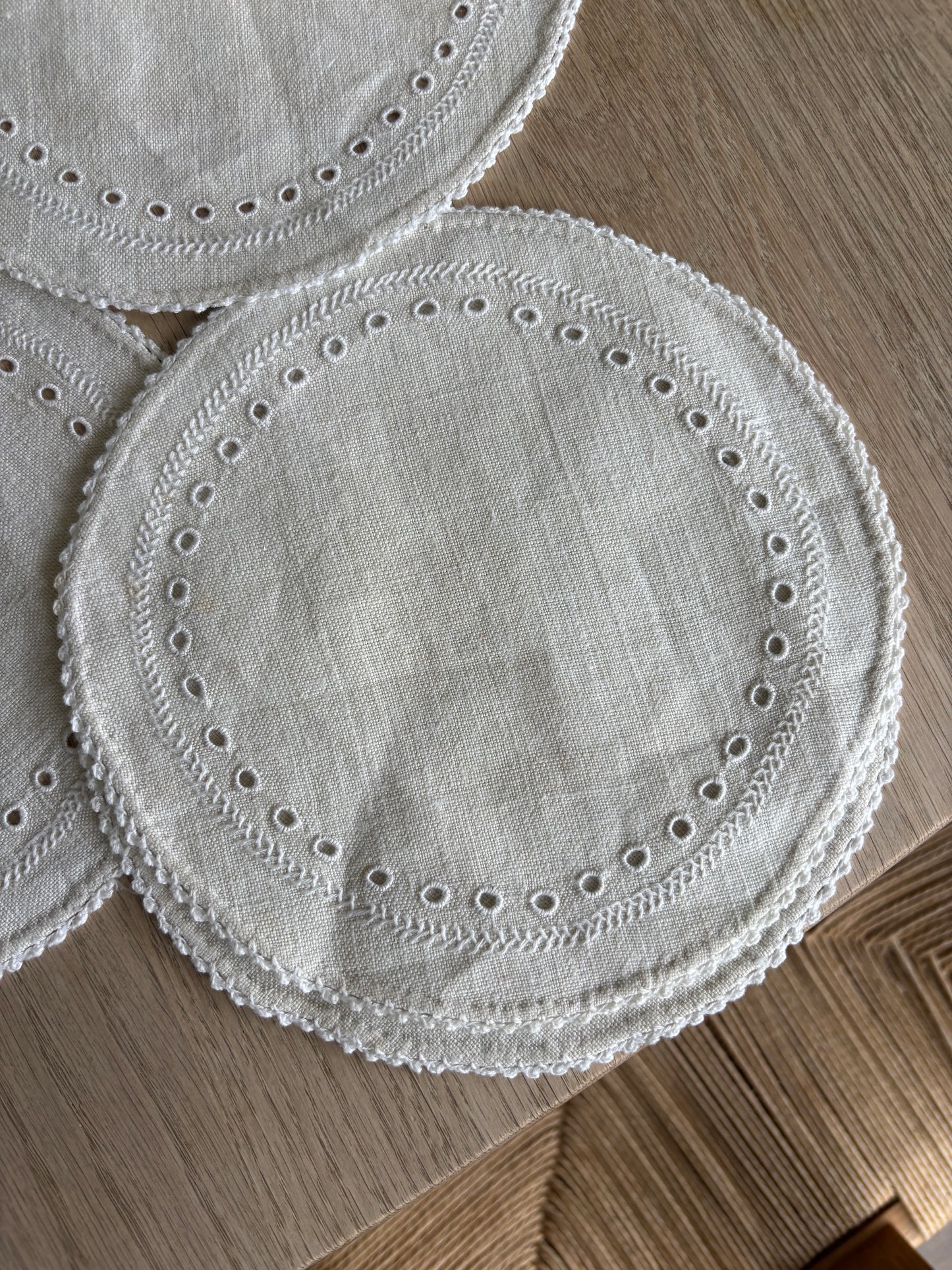 Cremefarvet mellemlags servietter