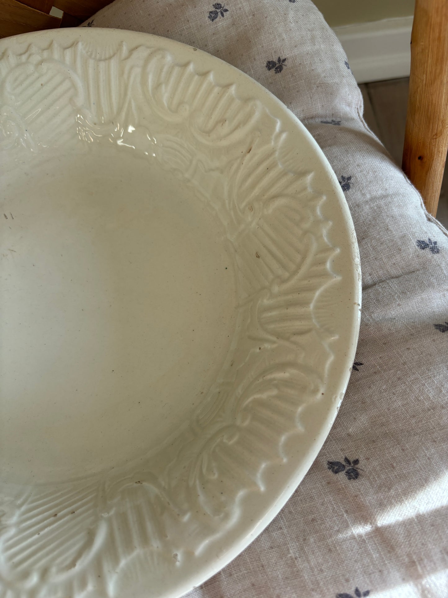 Smuk gammel spansk skål