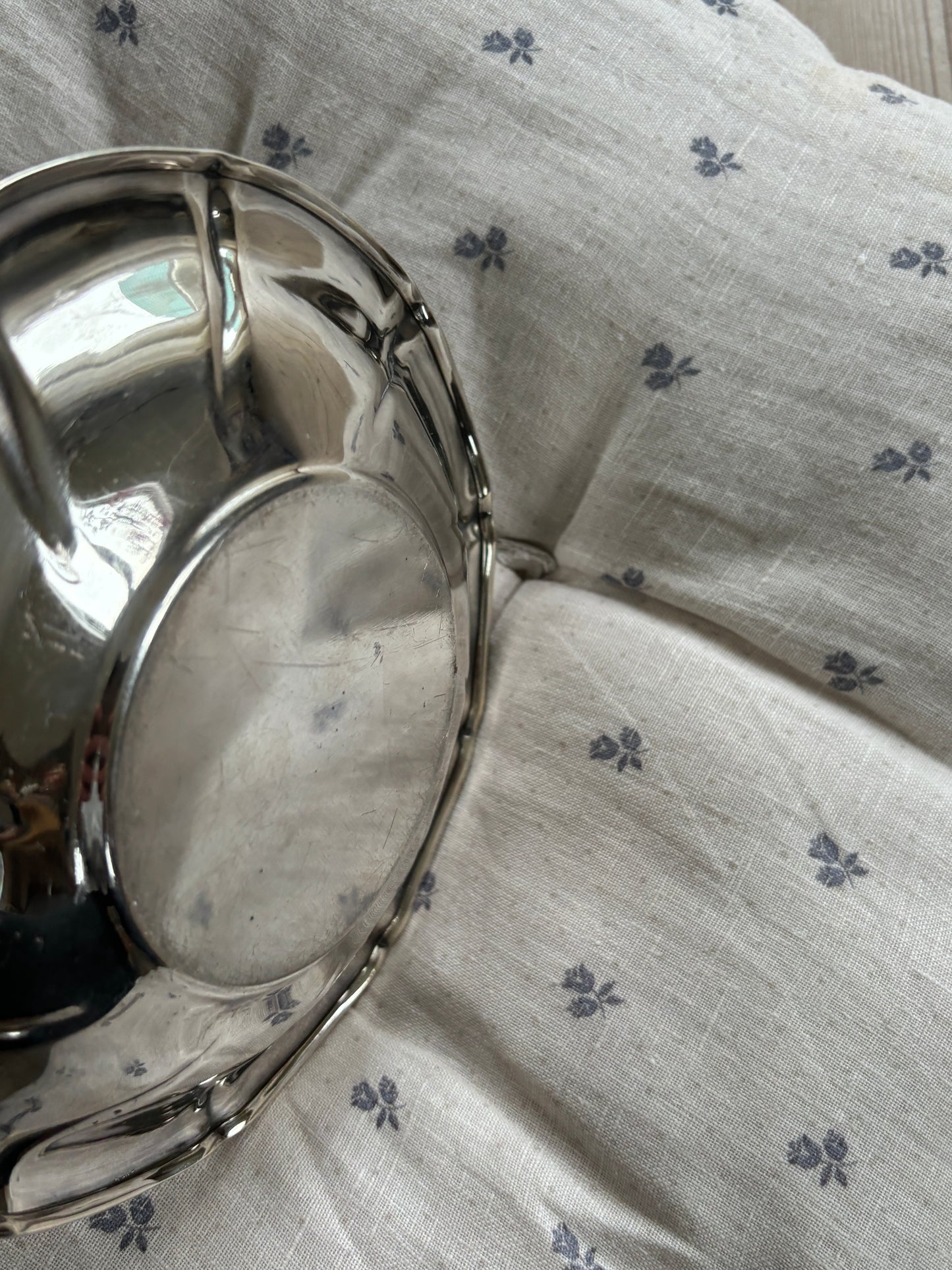 Pletsølv skål med swirl kant