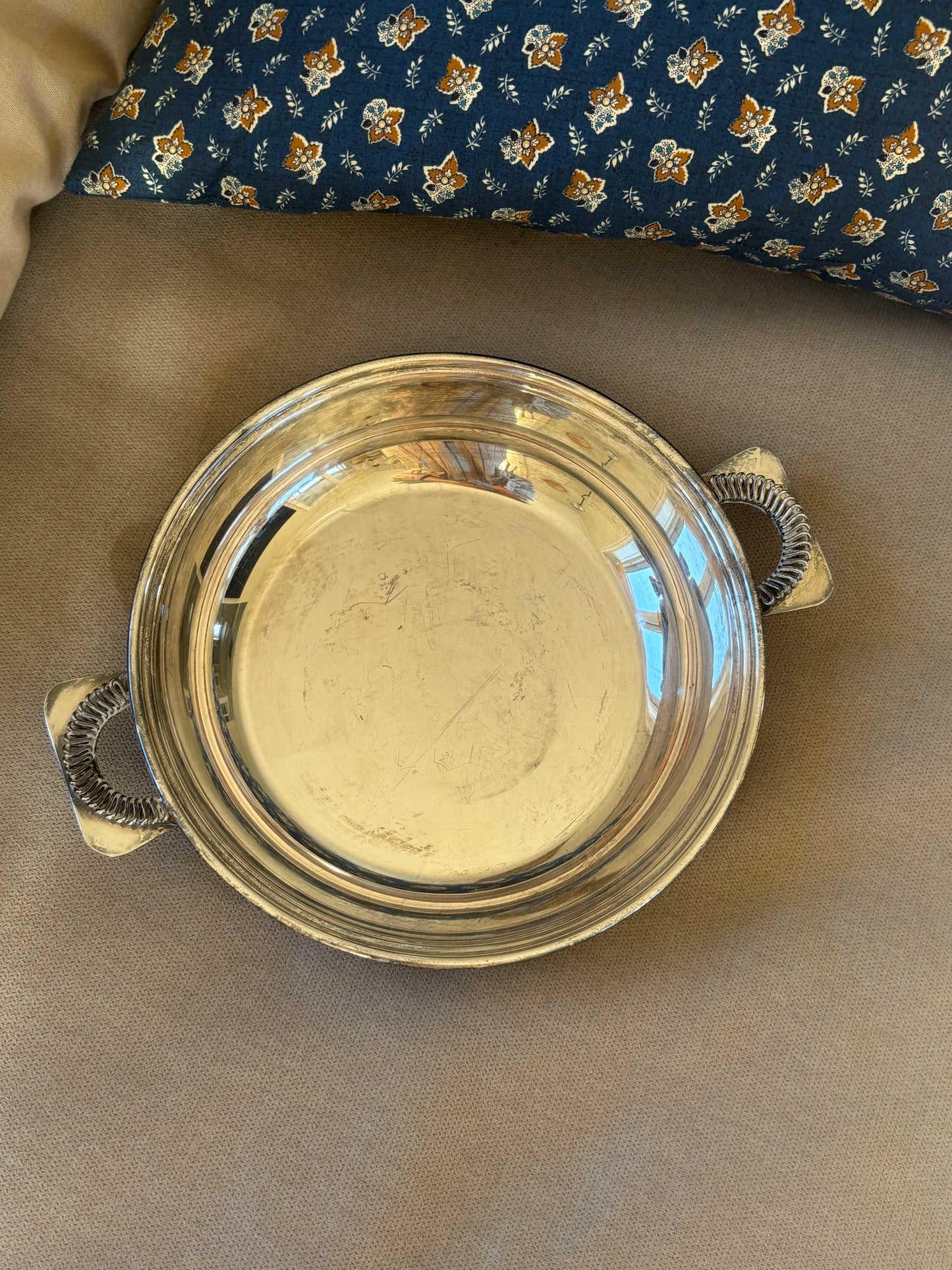 Pletsølv skål med håndtag