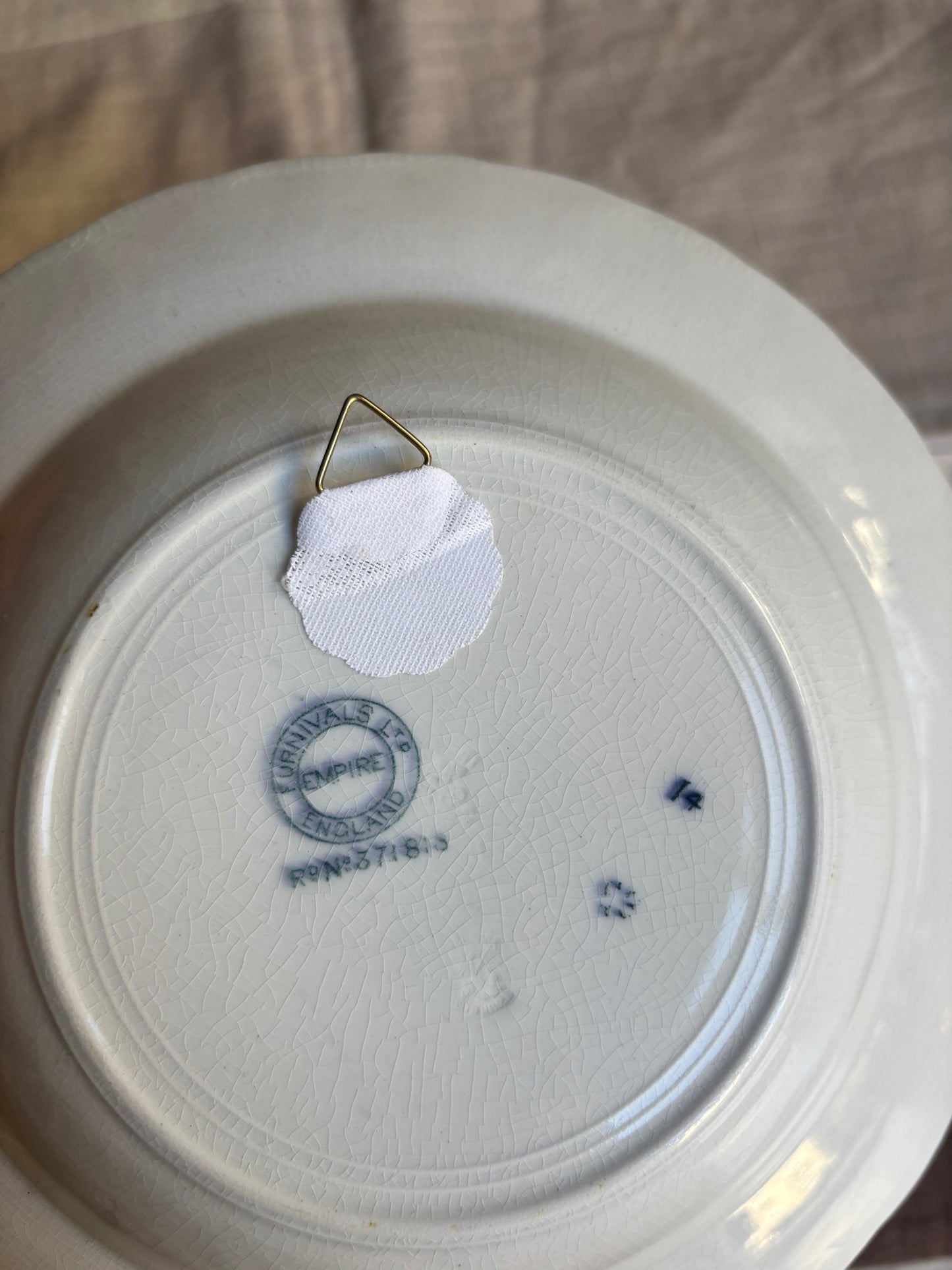 Dyb platte med ophæng