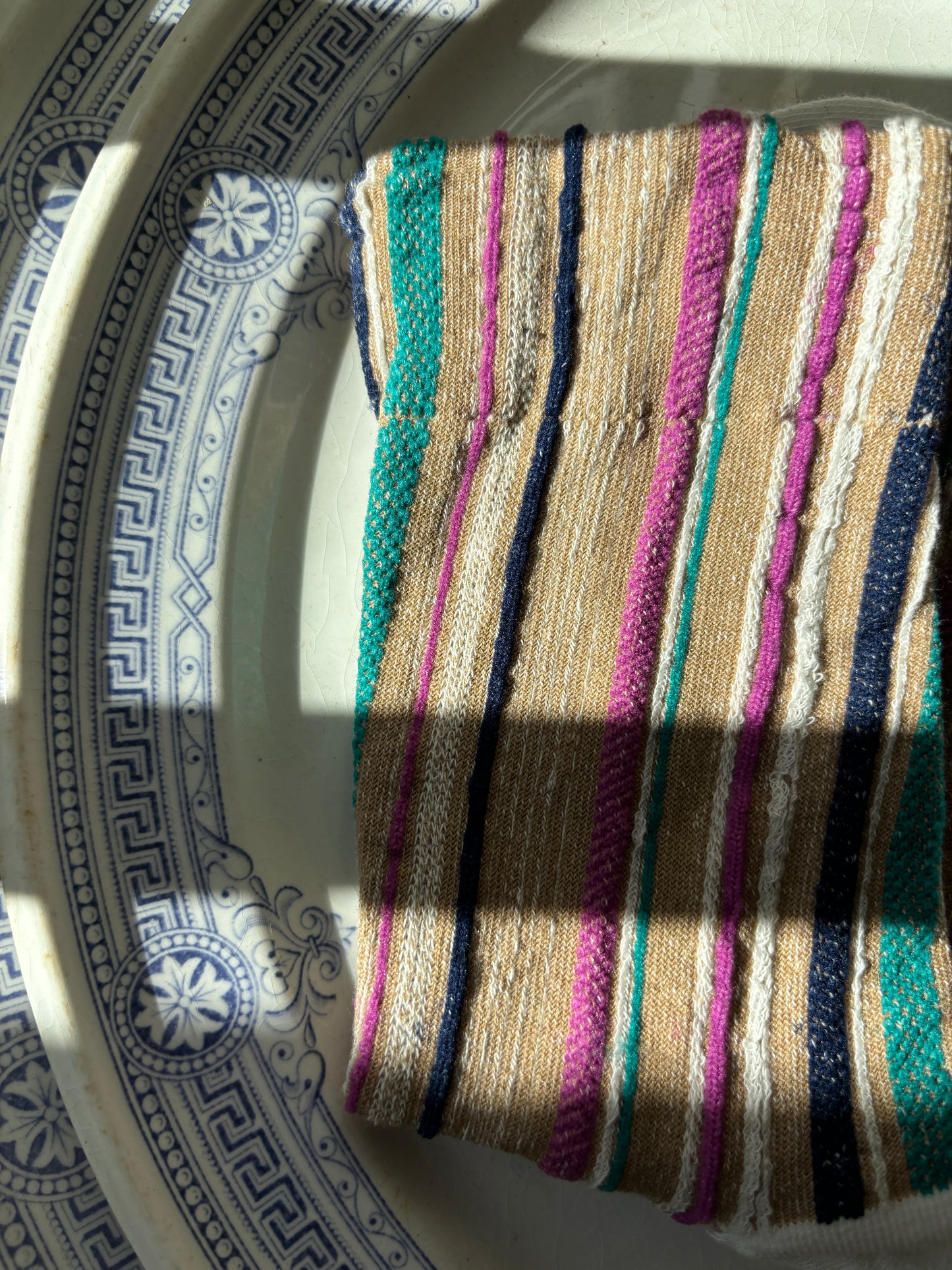 Multifarvet strømpe