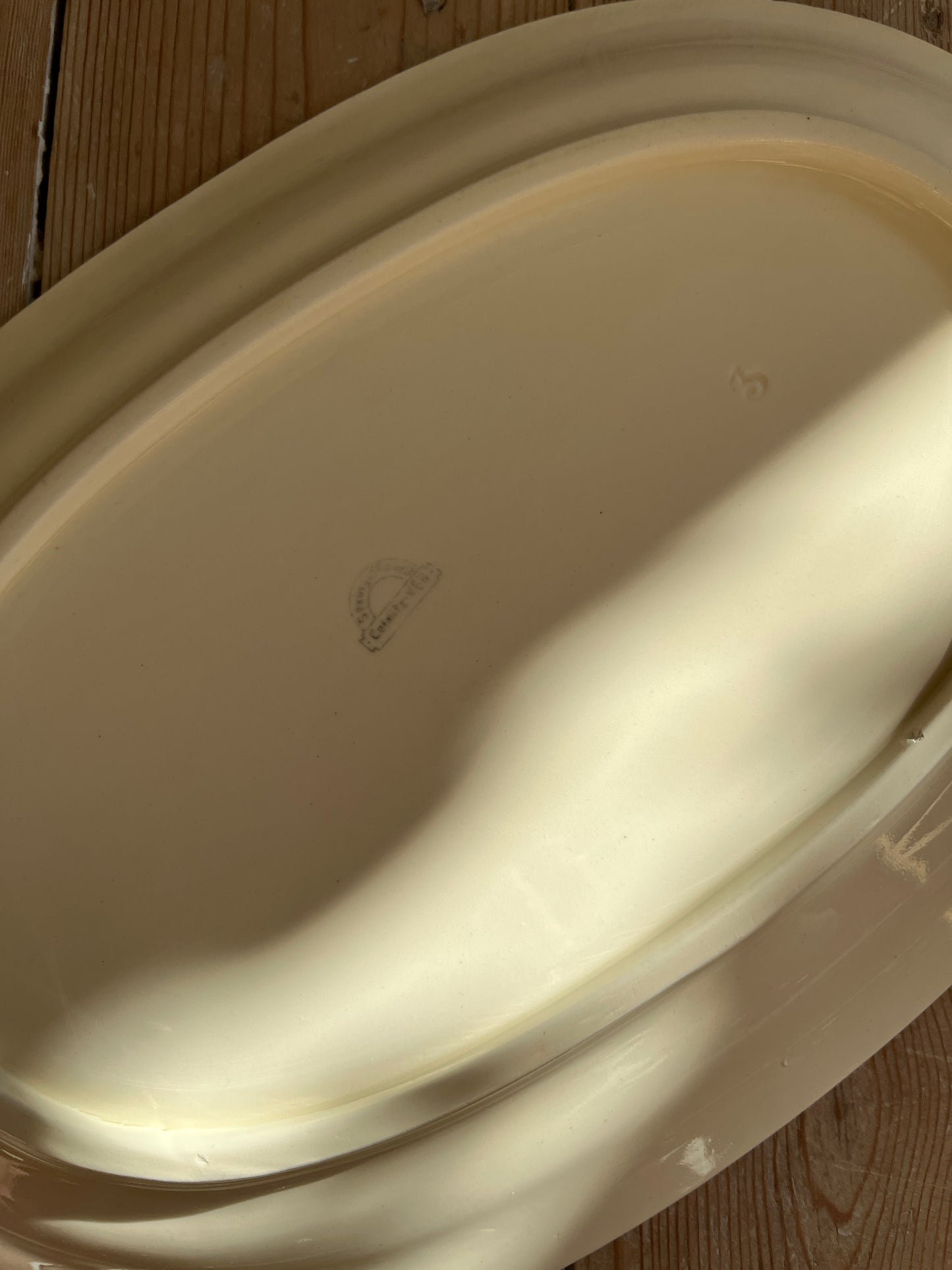 Fad med blå blomster