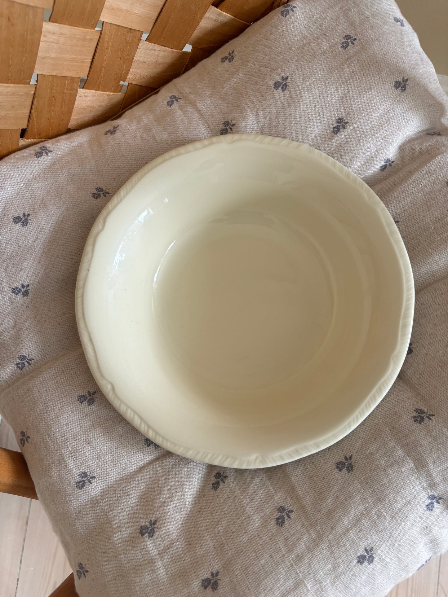 Engelsk cremefarvet skål