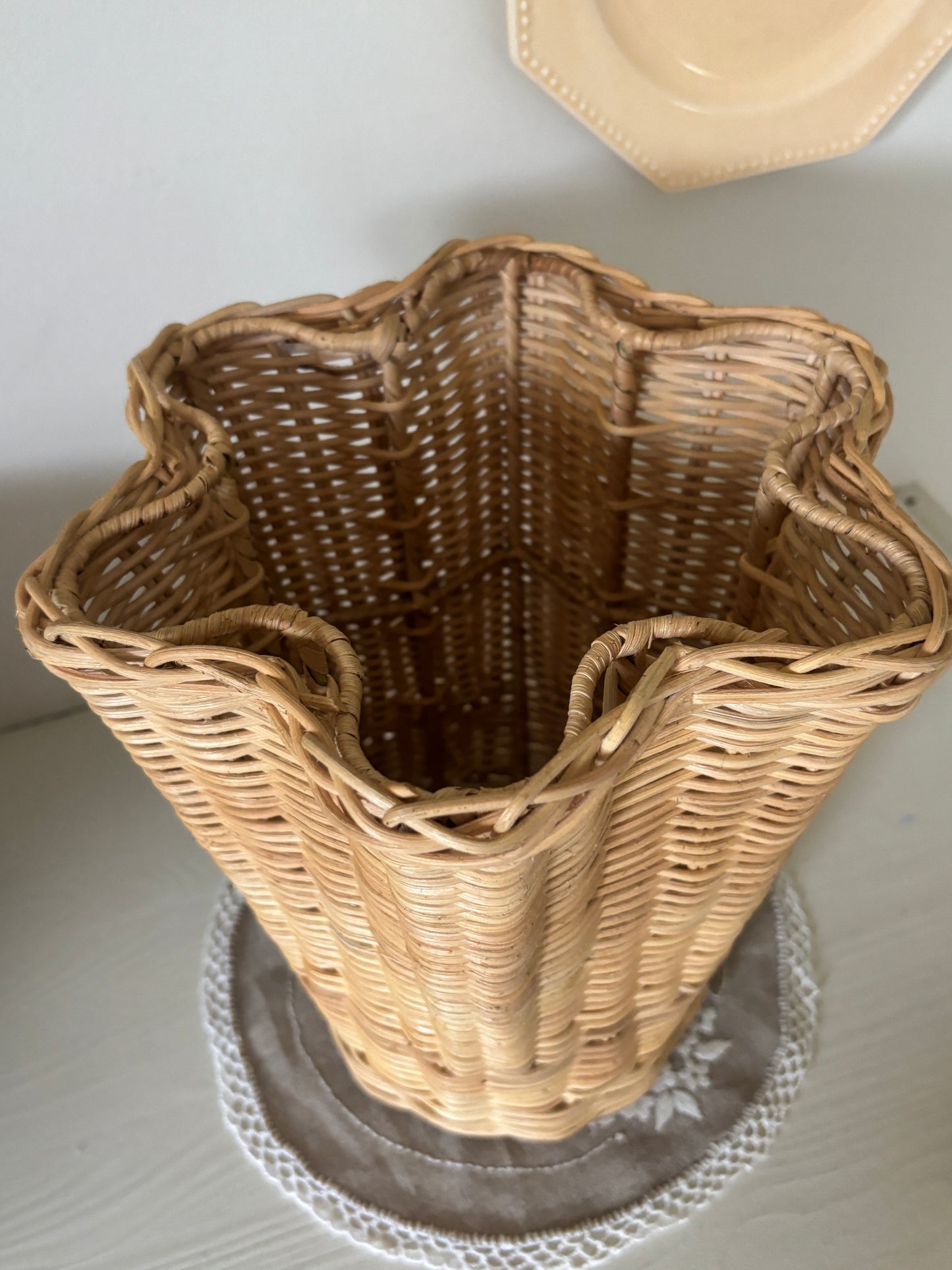 Lys rattan vase