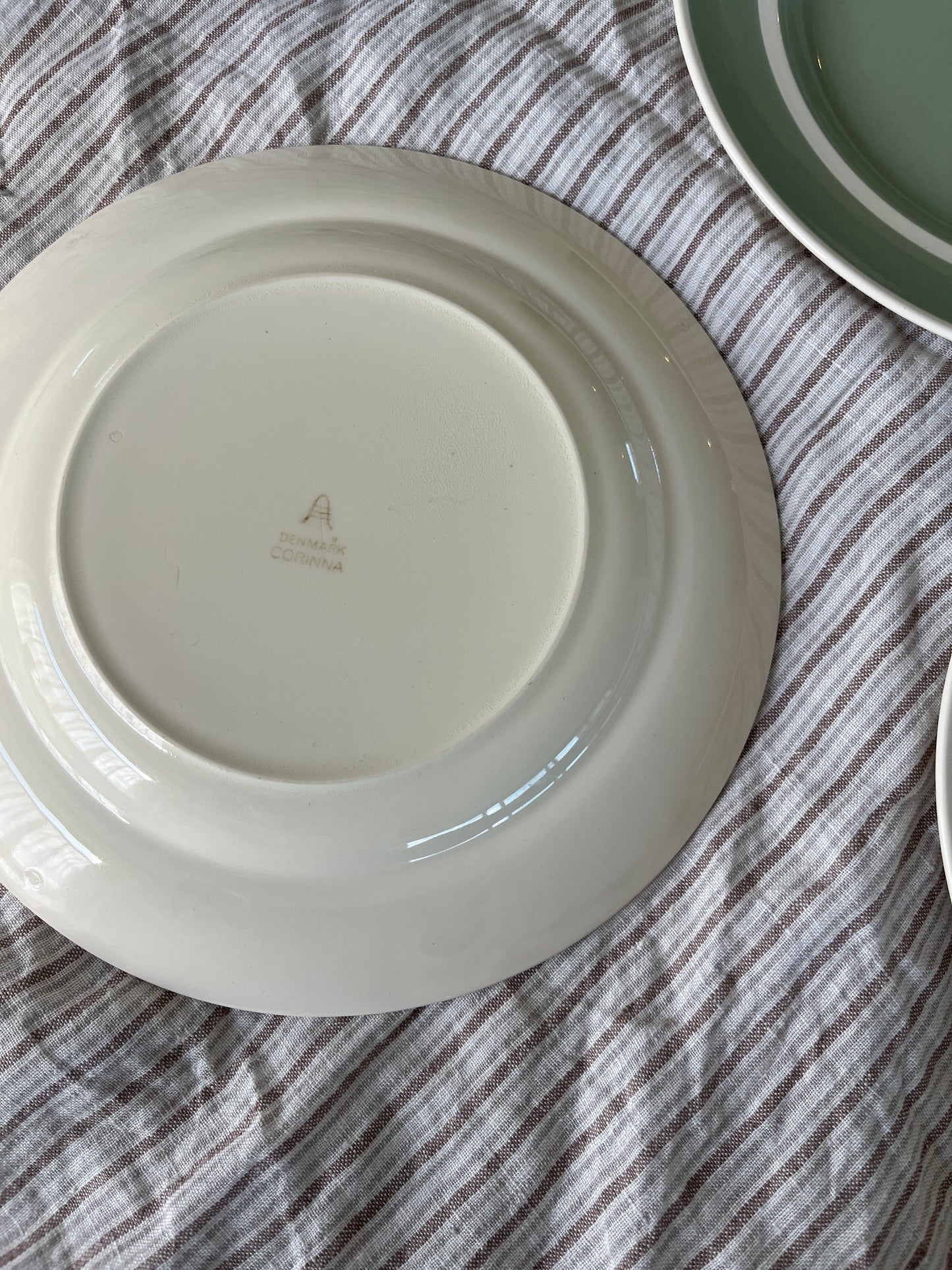 Aluminia ‘CORINNA’ middagstallerkner