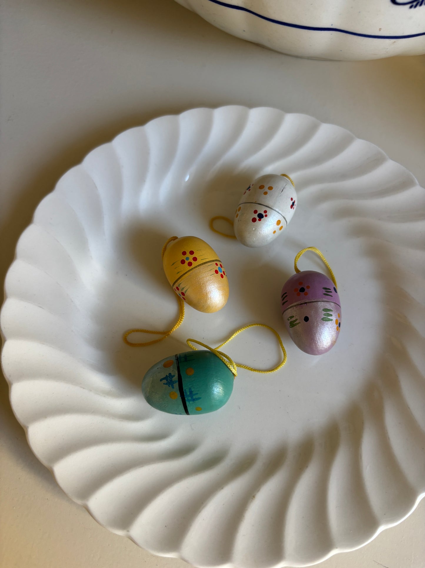 Fine påskeæg, mellem