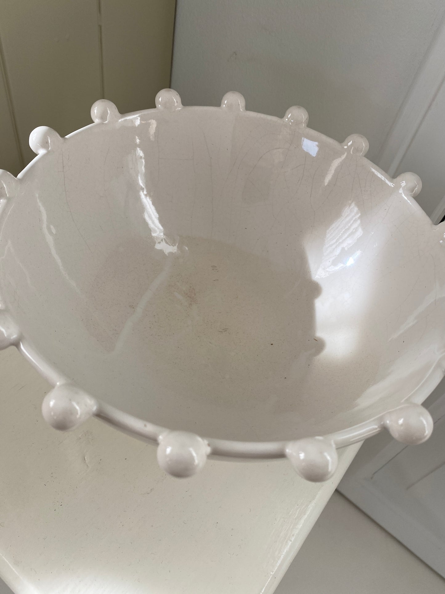 Skål på fod med perlekant