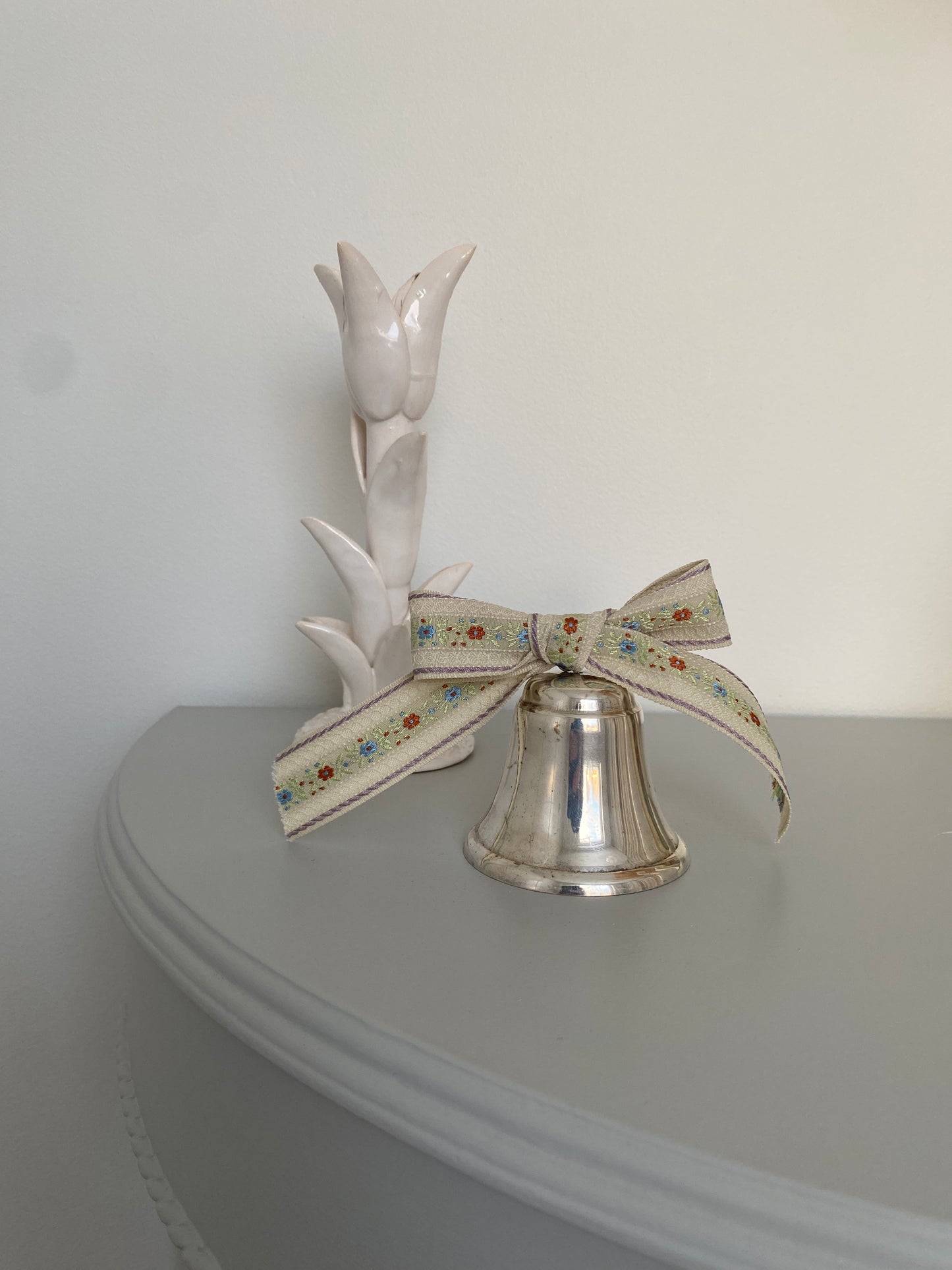 Juleklokke med bånd, sølv