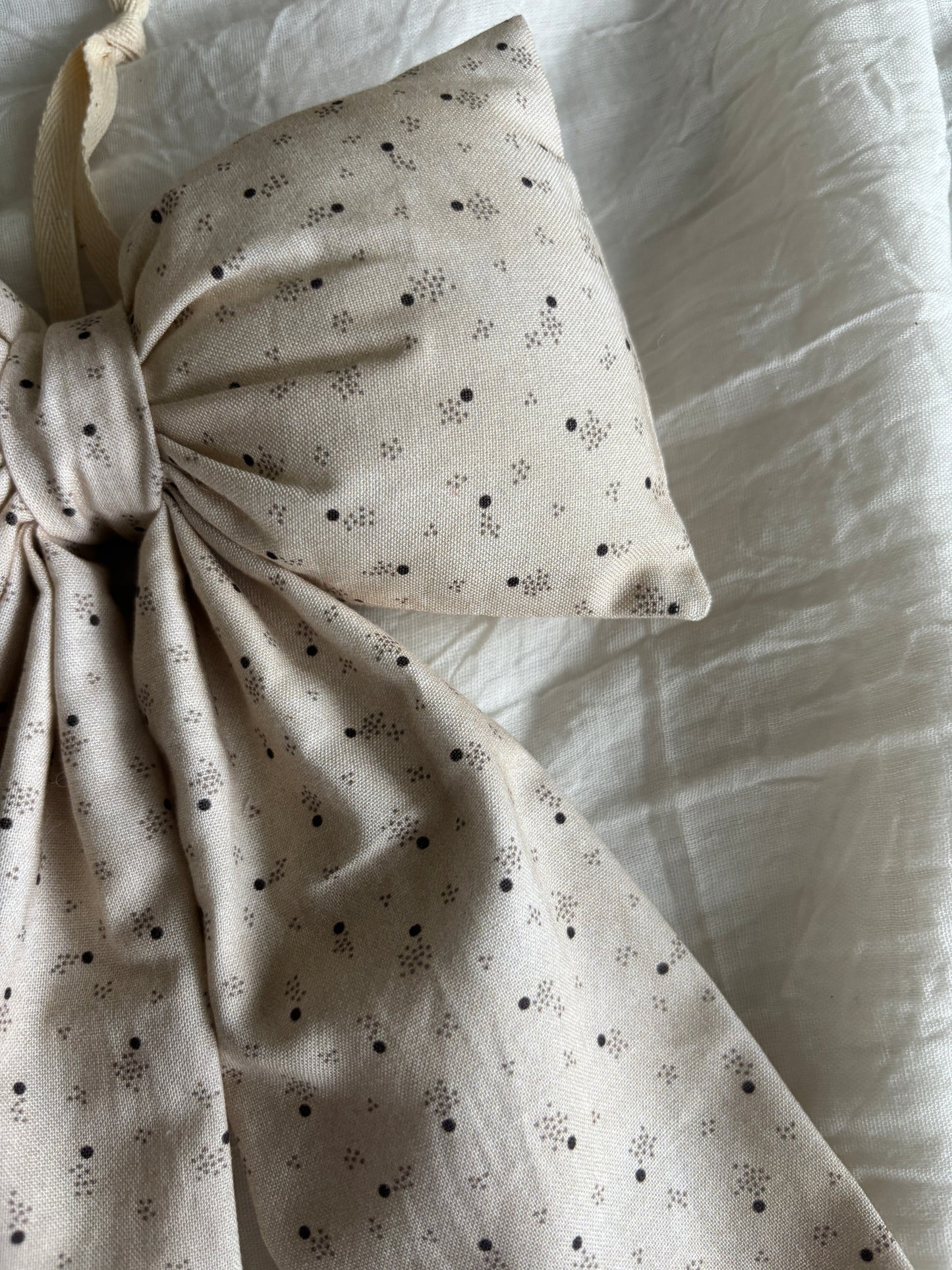 Håndlavet sløjfe beige/brun