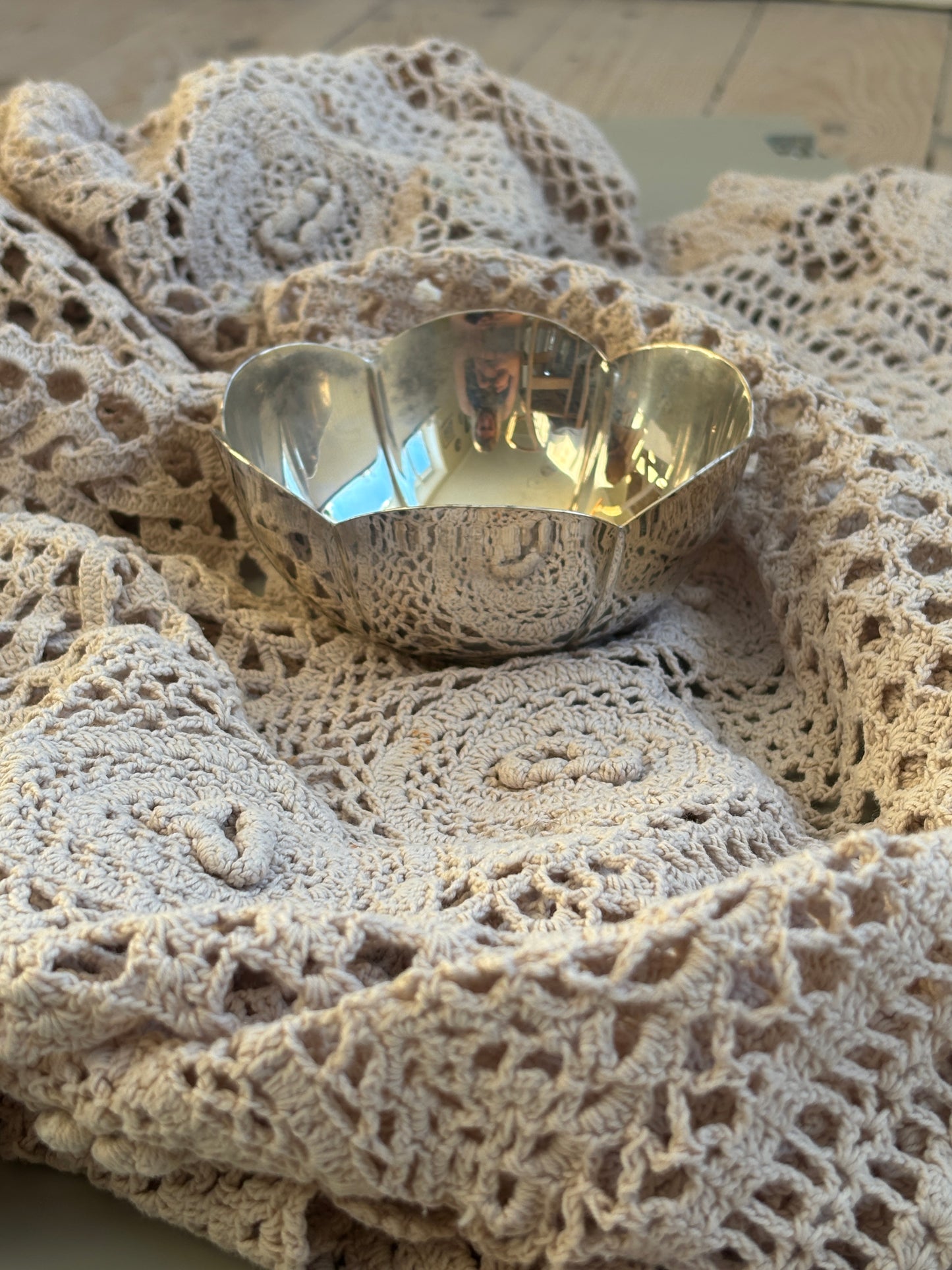 Lille fin skål i pletølv