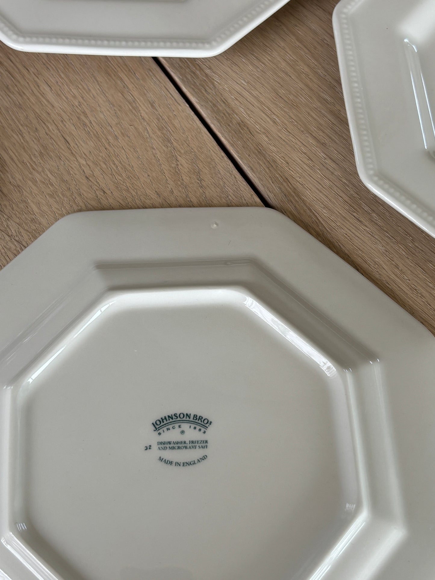 Johnstone bros frokost tallerkner