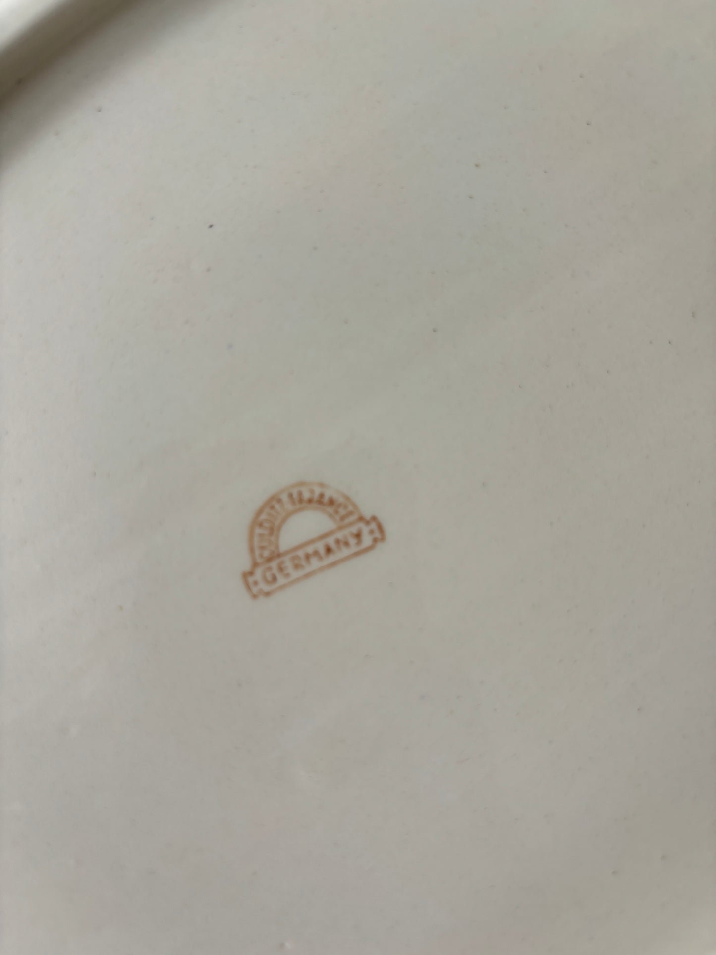 Tyske cremefarvet fade