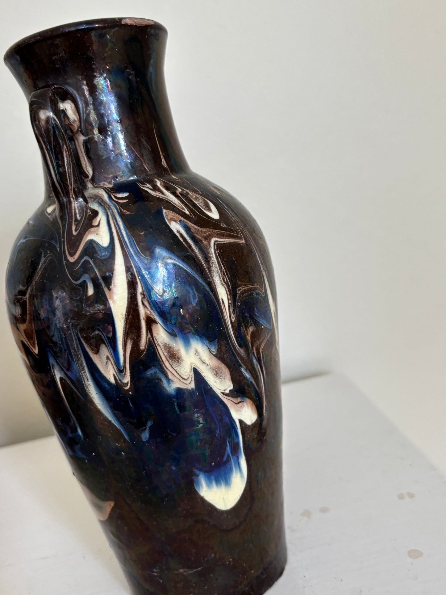 Keramik vase med håndtag