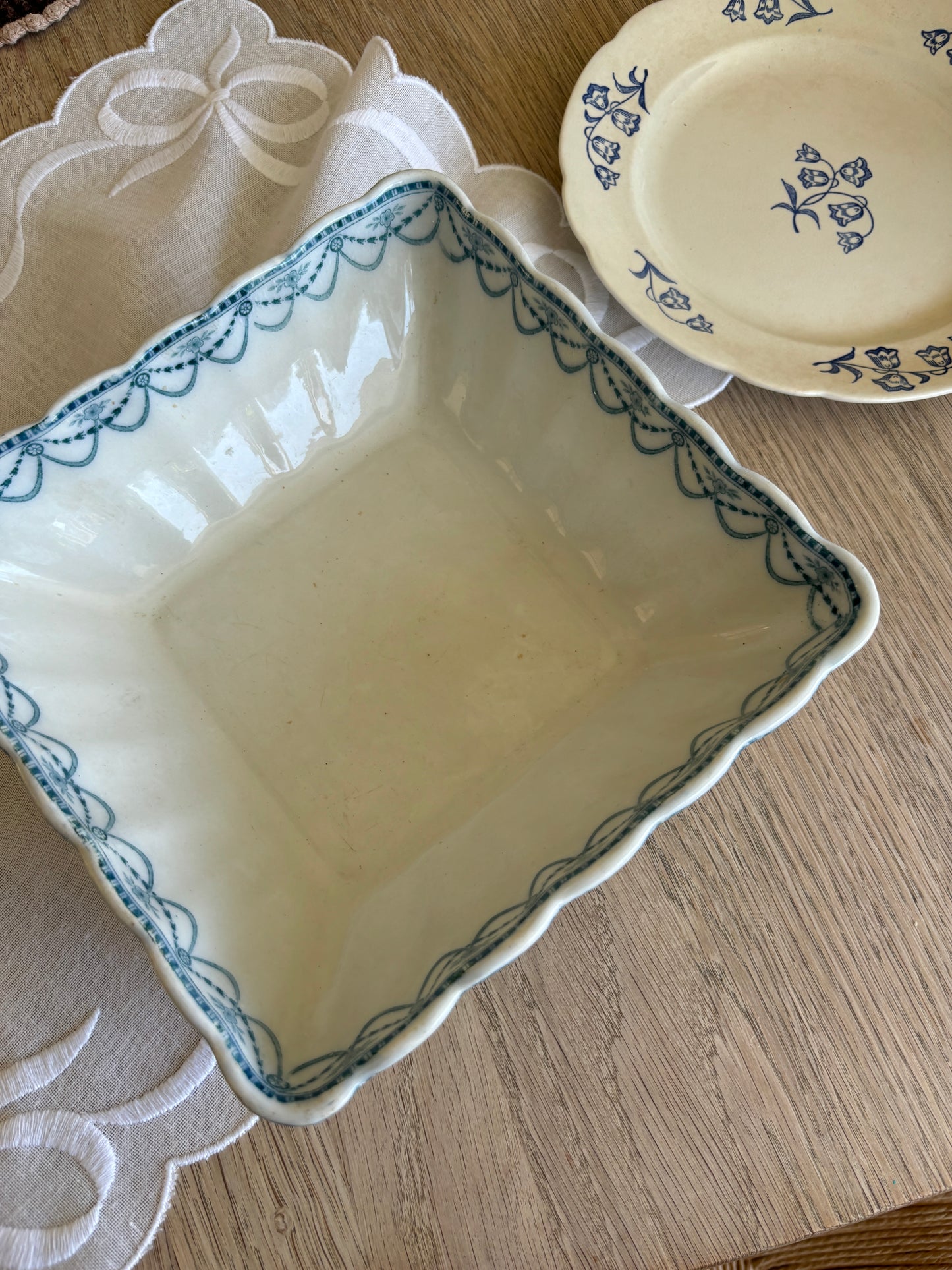 Smuk firkantet skål