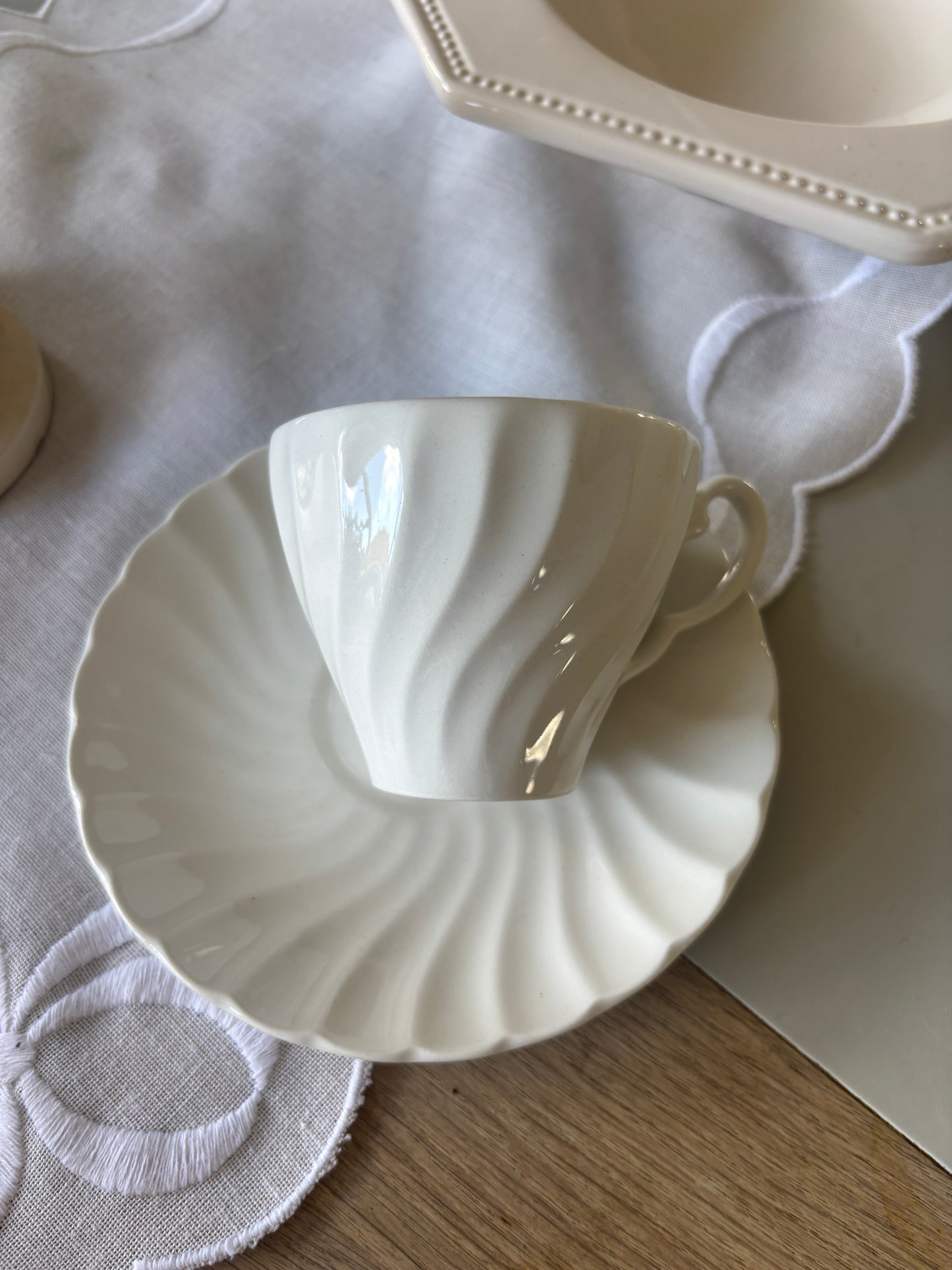 Swirl kaffekop med underkop