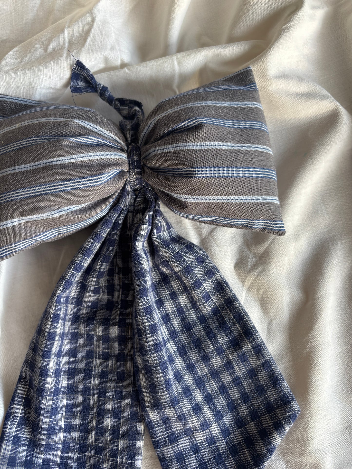 Håndlavet sløjfe med ophæng