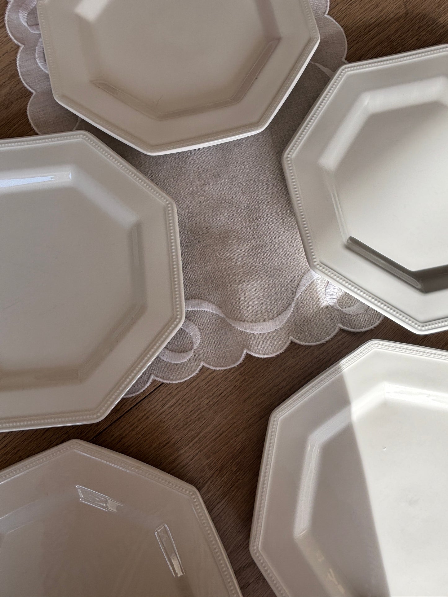 Store Johnson Bros tallerkner