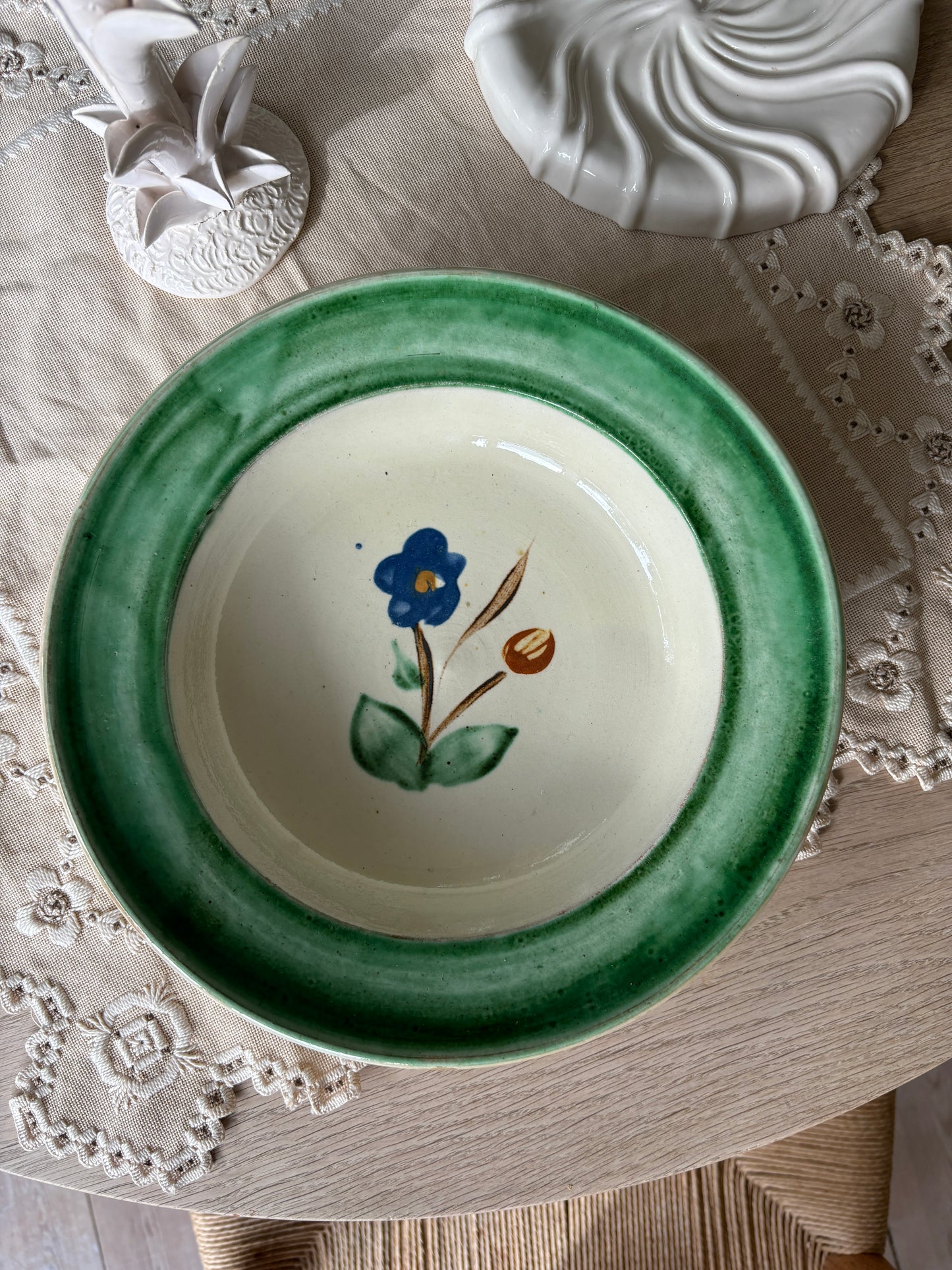 Keramik platte med grøn kant