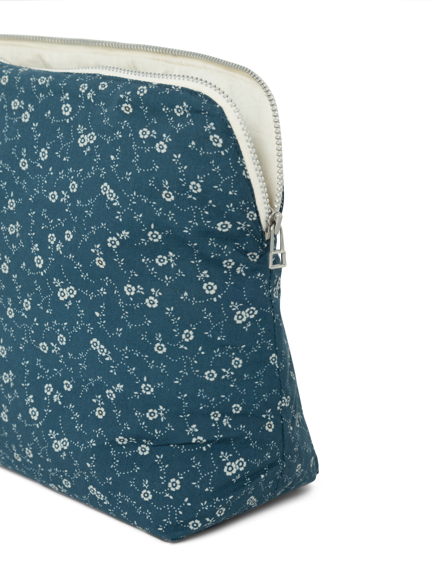 Celia toilettaske, Akina