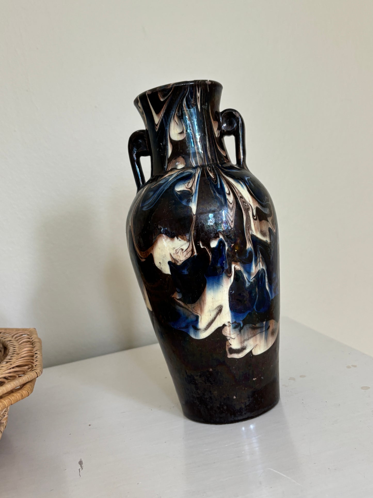 Keramik vase med håndtag