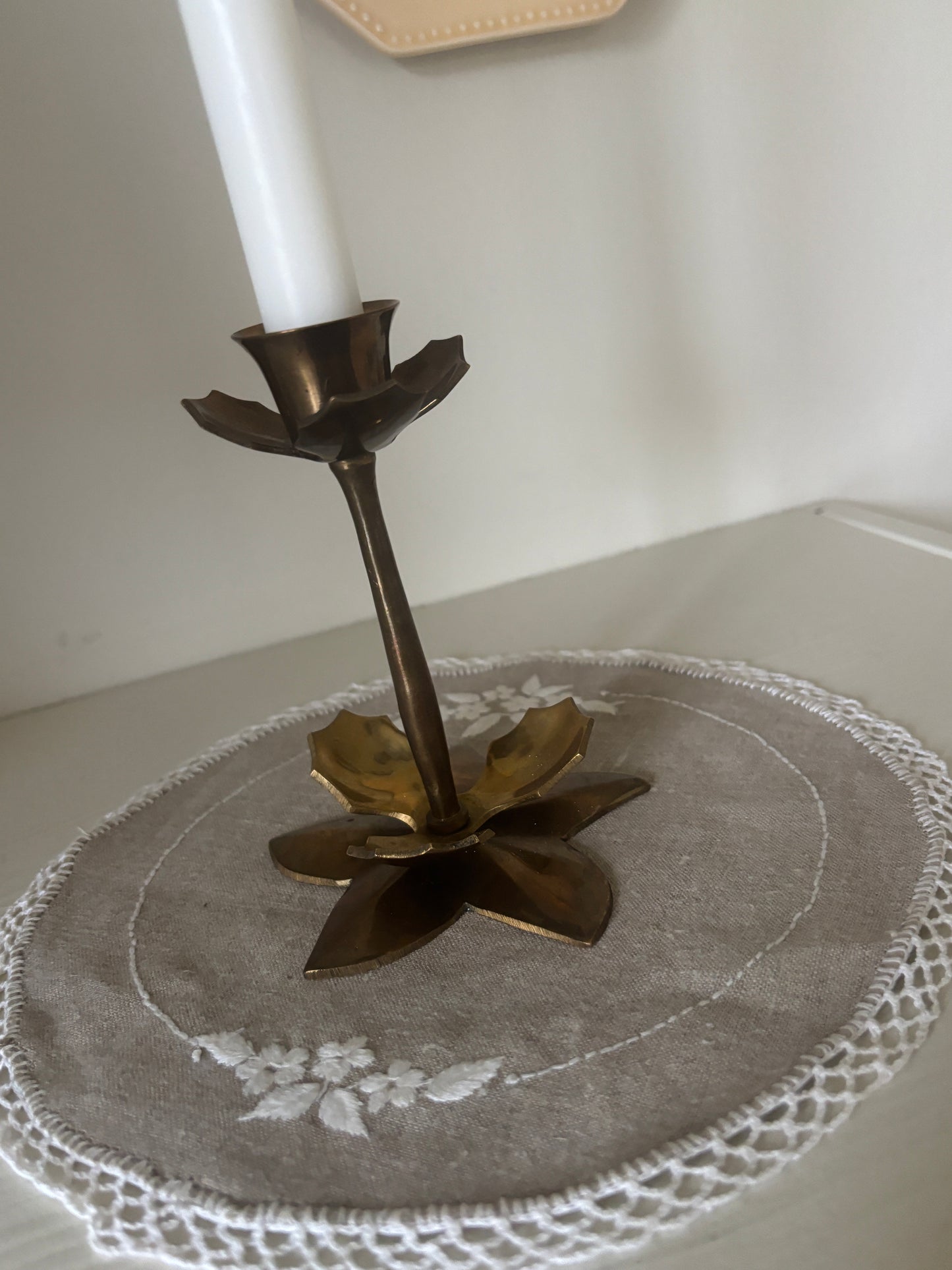 Smuk gammel messing stage