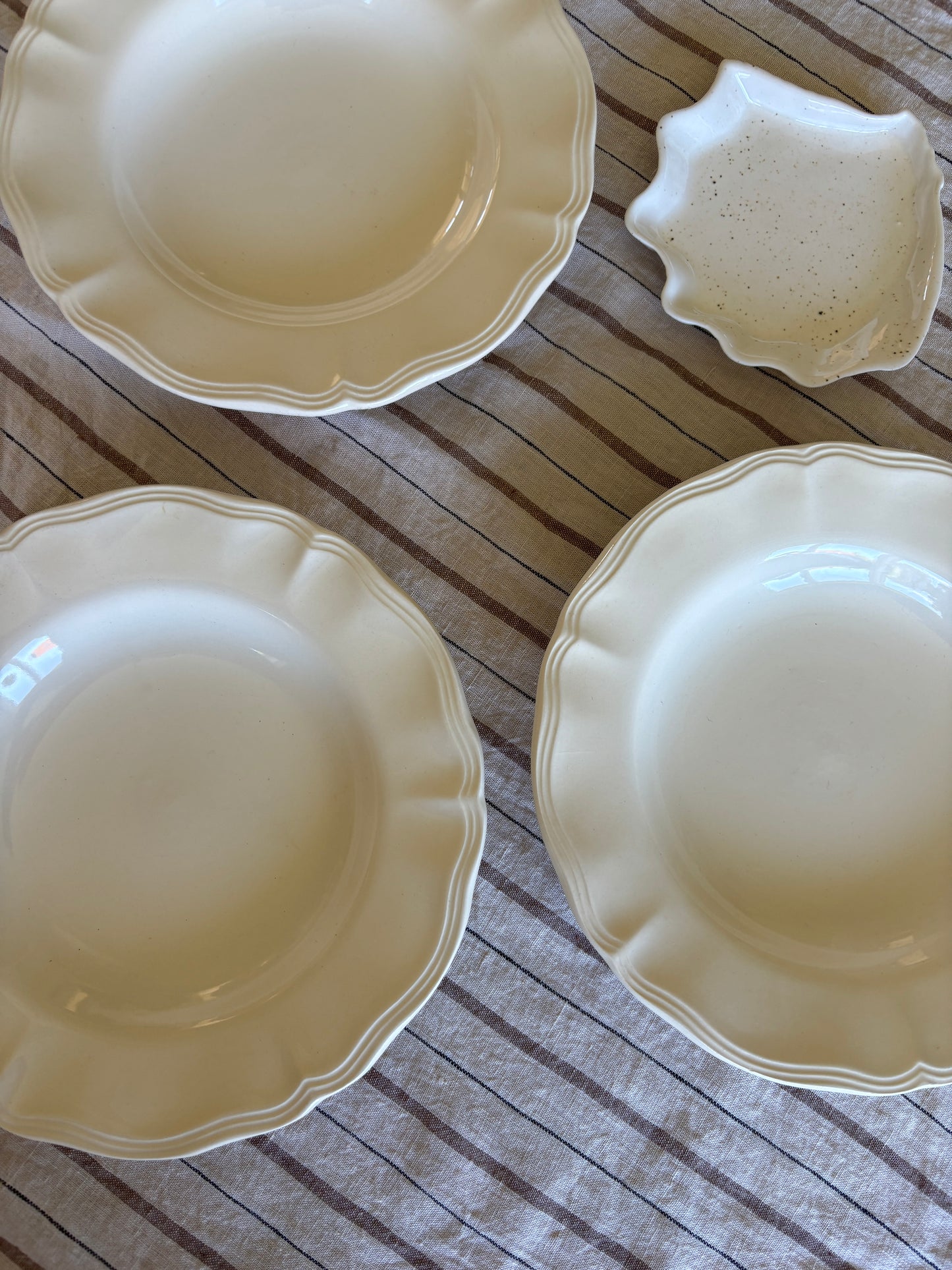 Dybe franske tallerkner