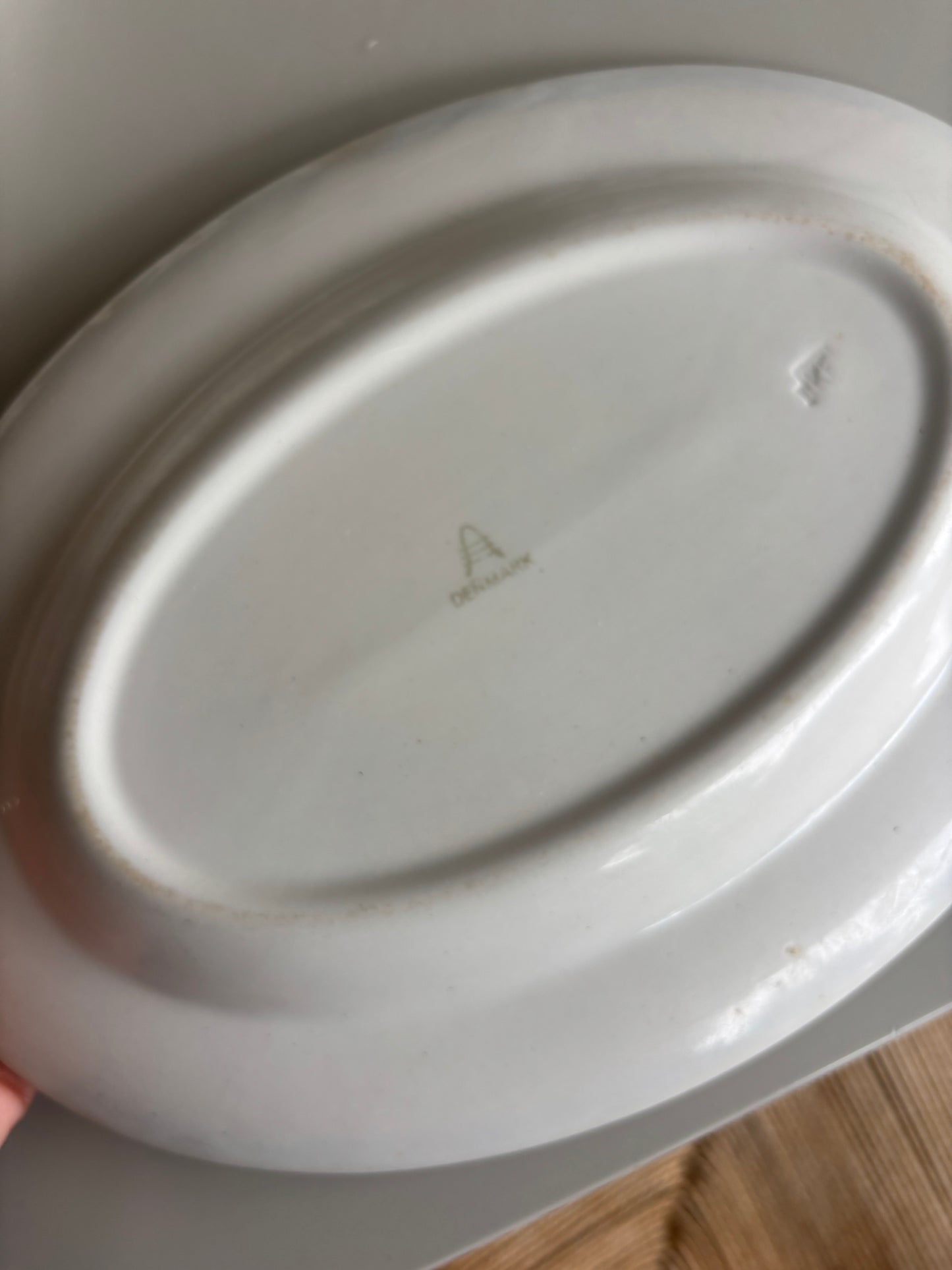 Alumina fad med blå kant