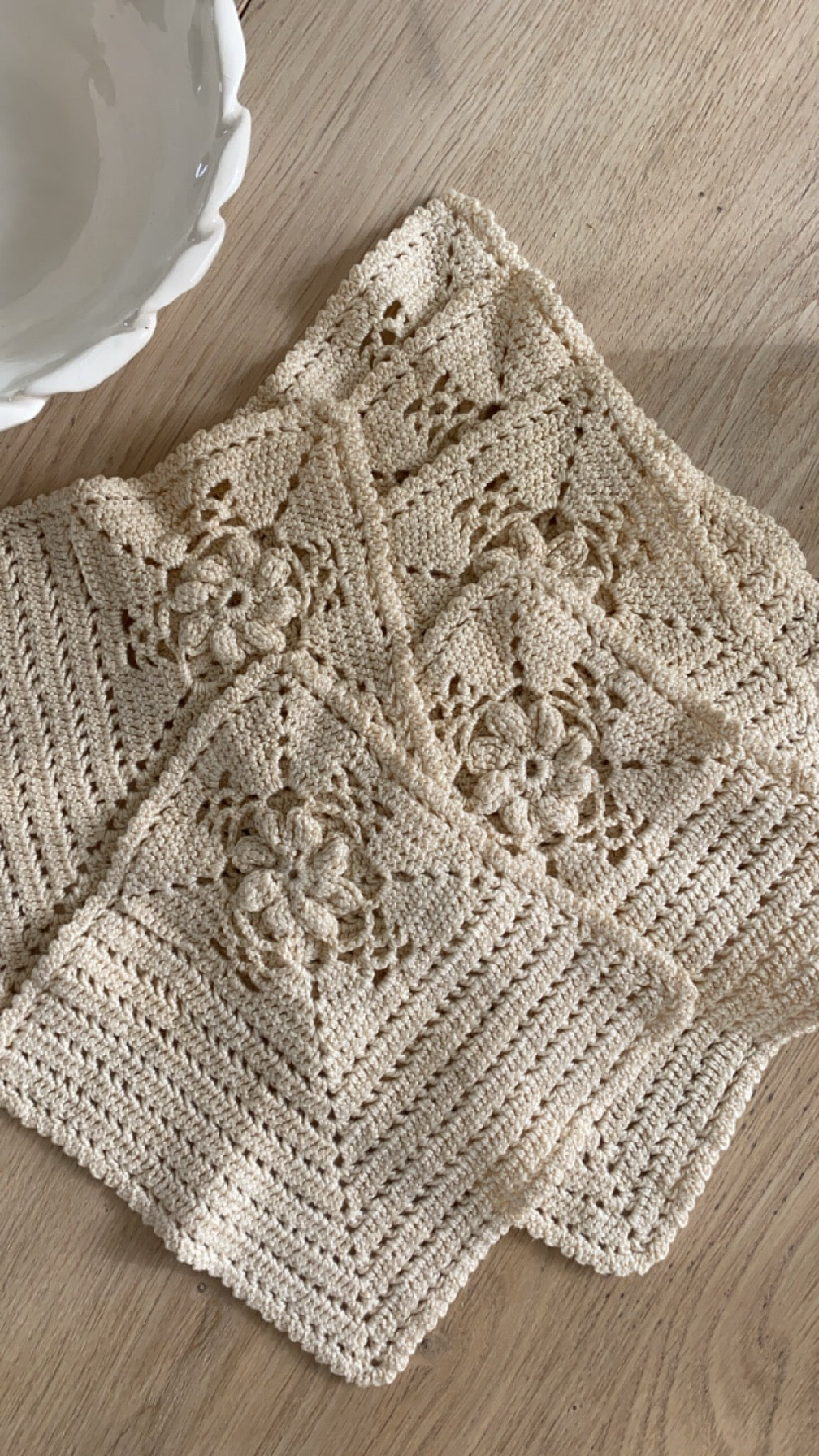 Hæklet mundserviet, cremefarvet