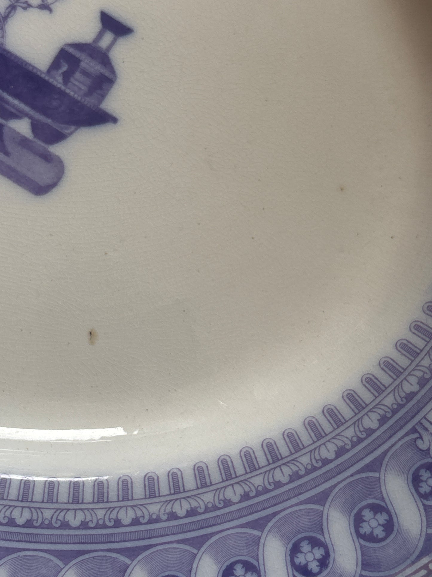 Stort vintage fad med lilla motiv