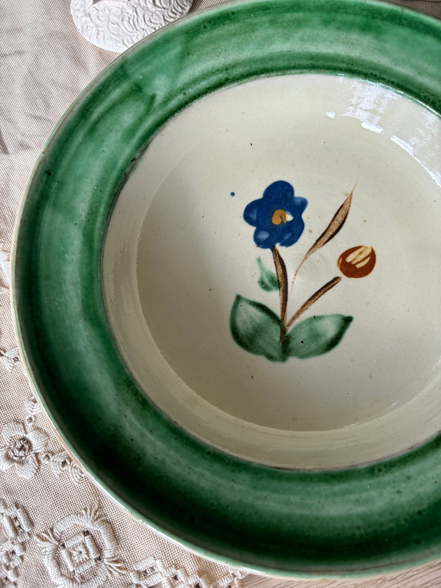 Keramik platte med grøn kant