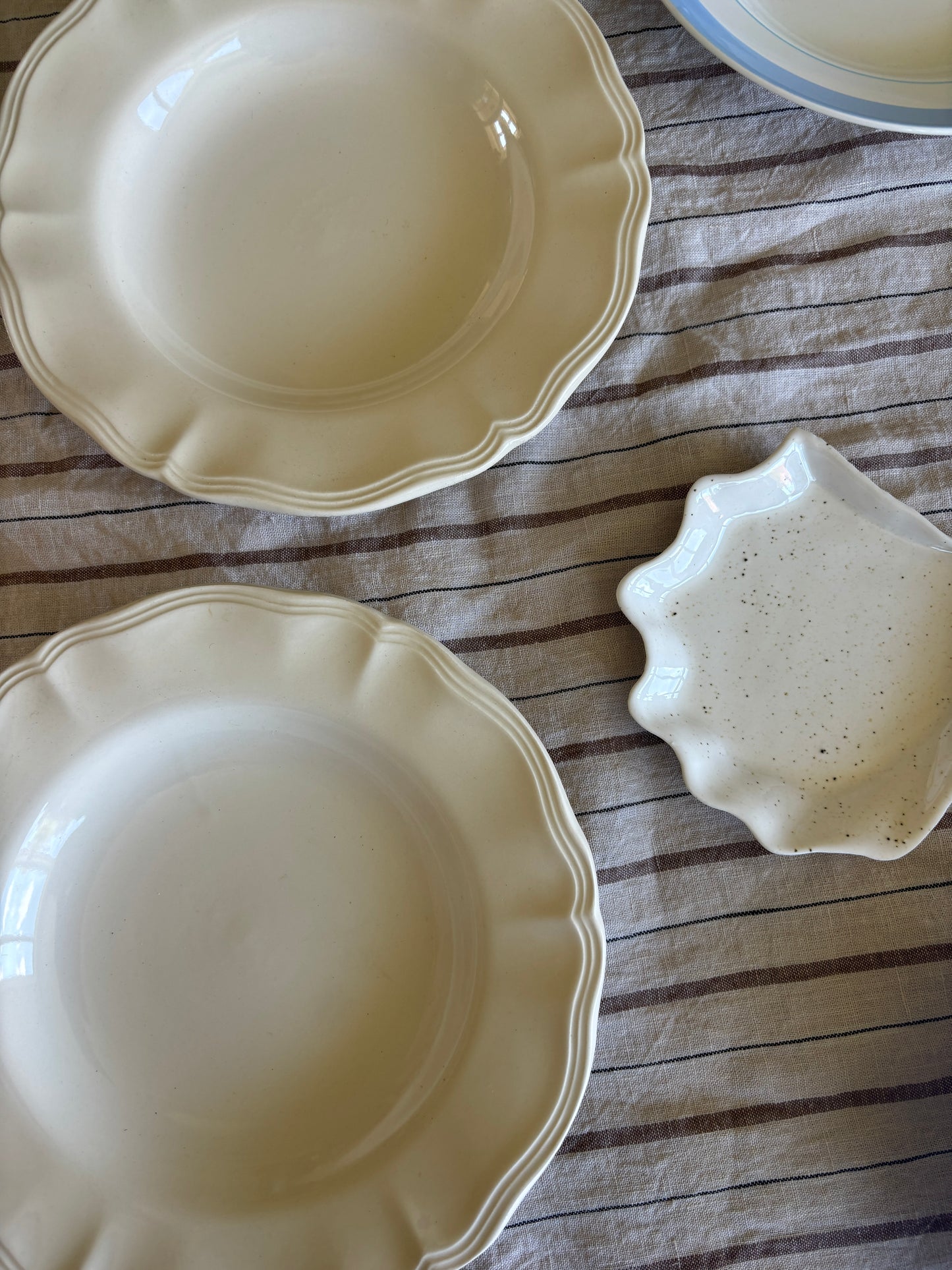 Dybe franske tallerkner