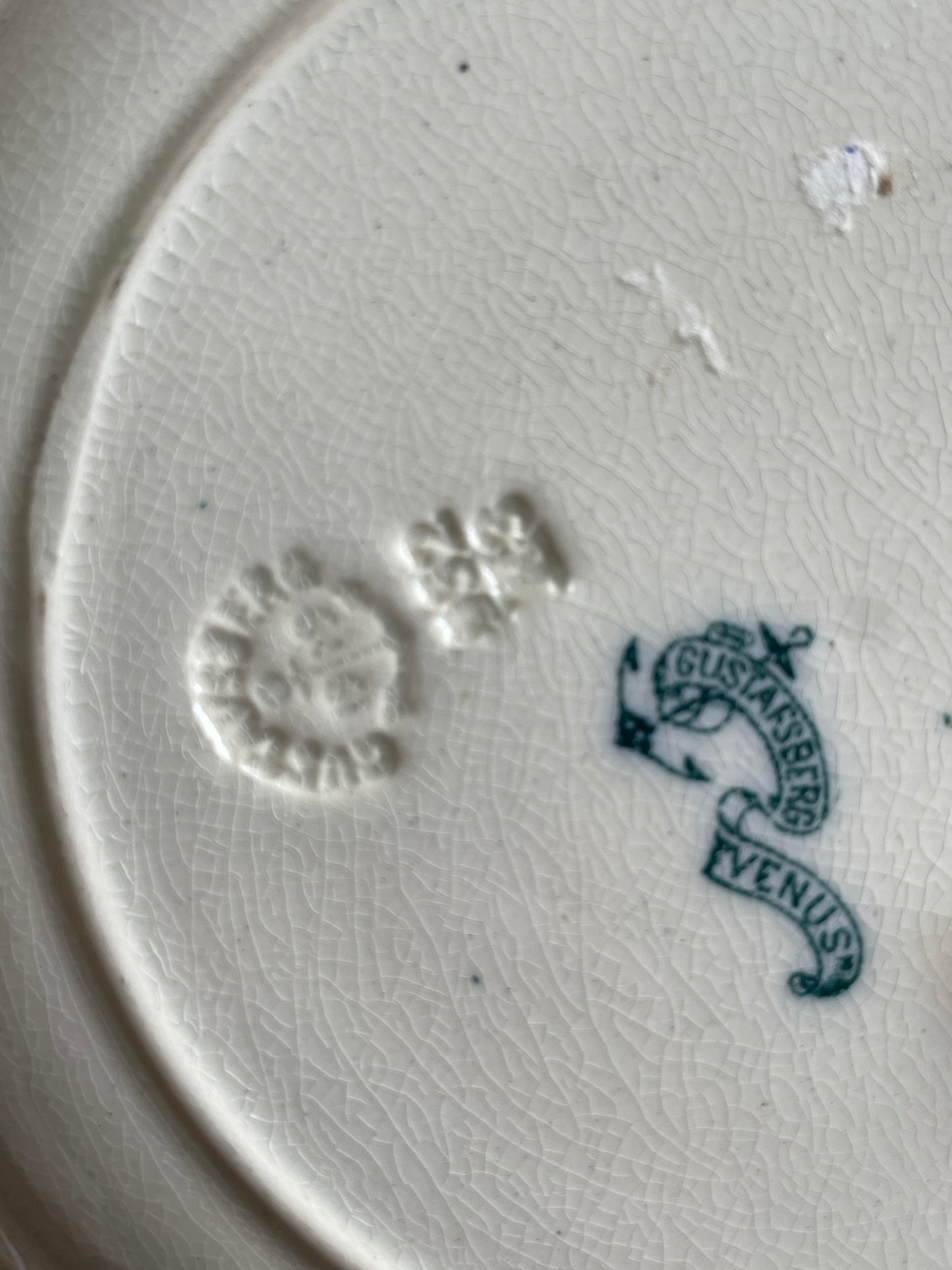 Venus dybetallerkner fra Gustafsberg