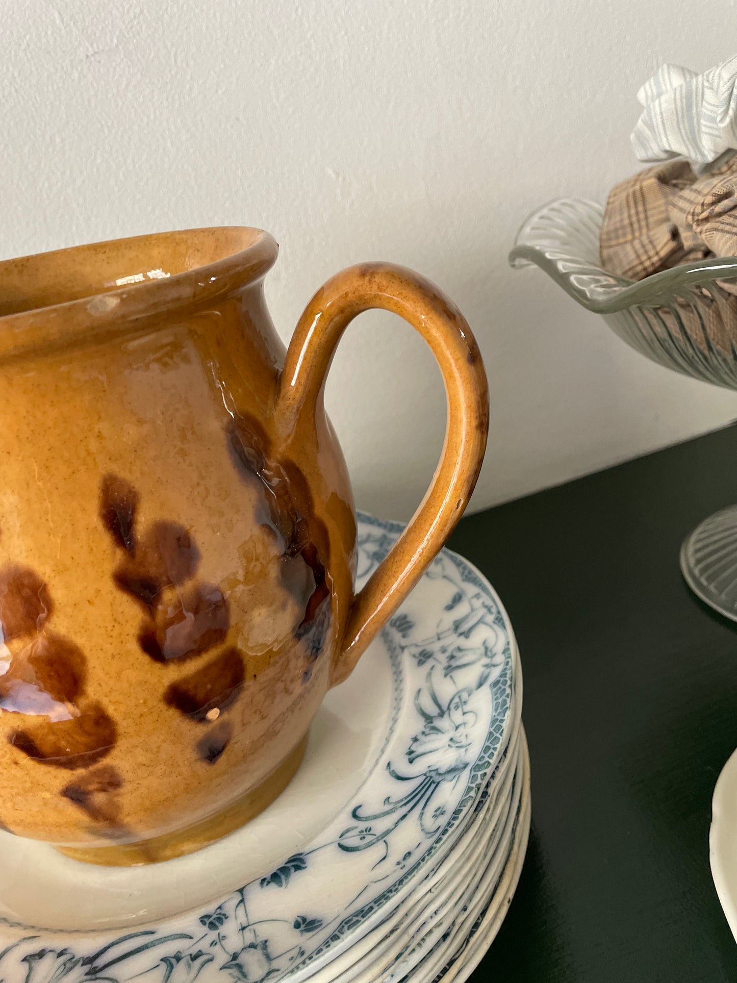 Gammel keramik kande