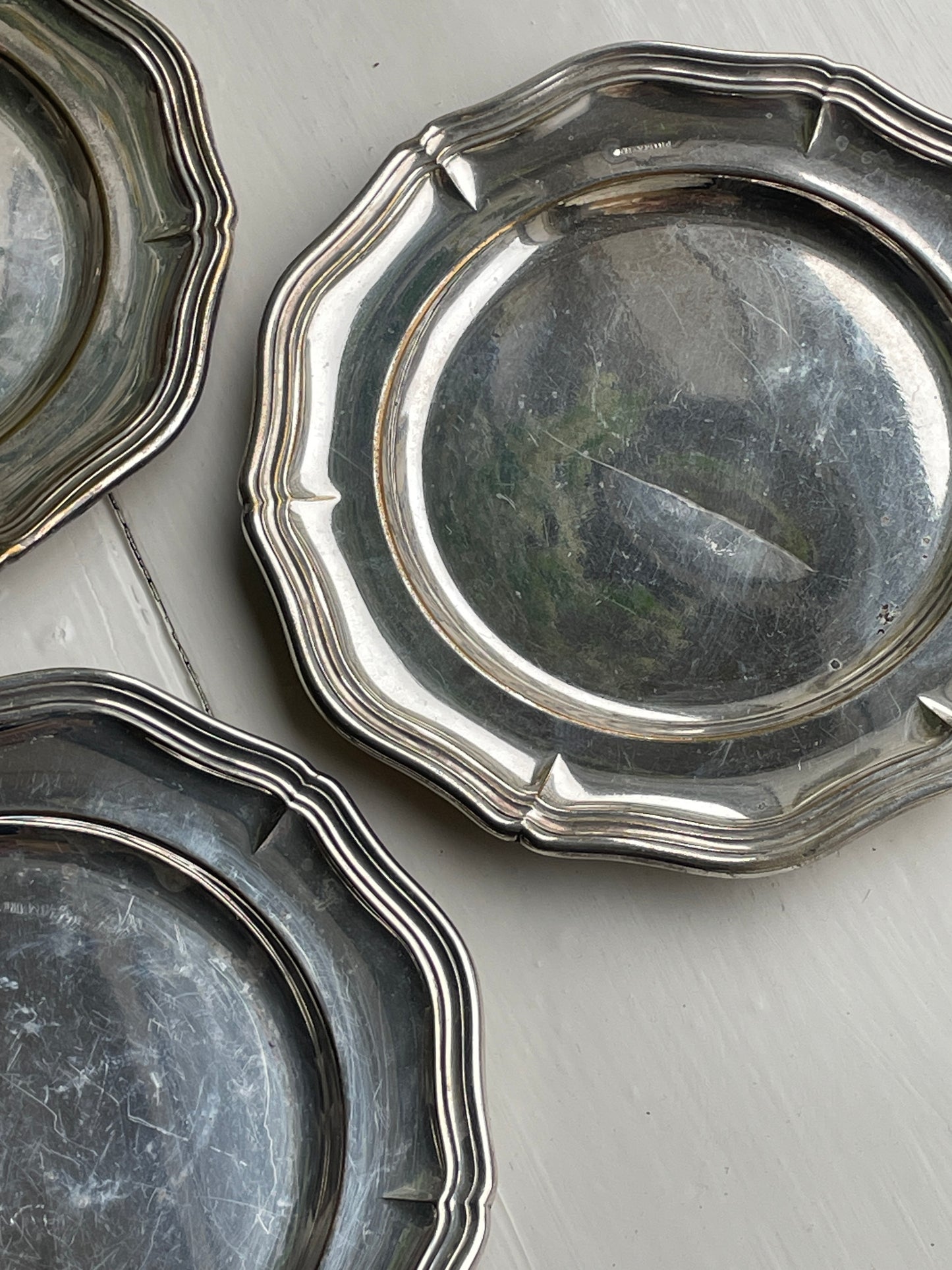 Pletsølv tallerkner