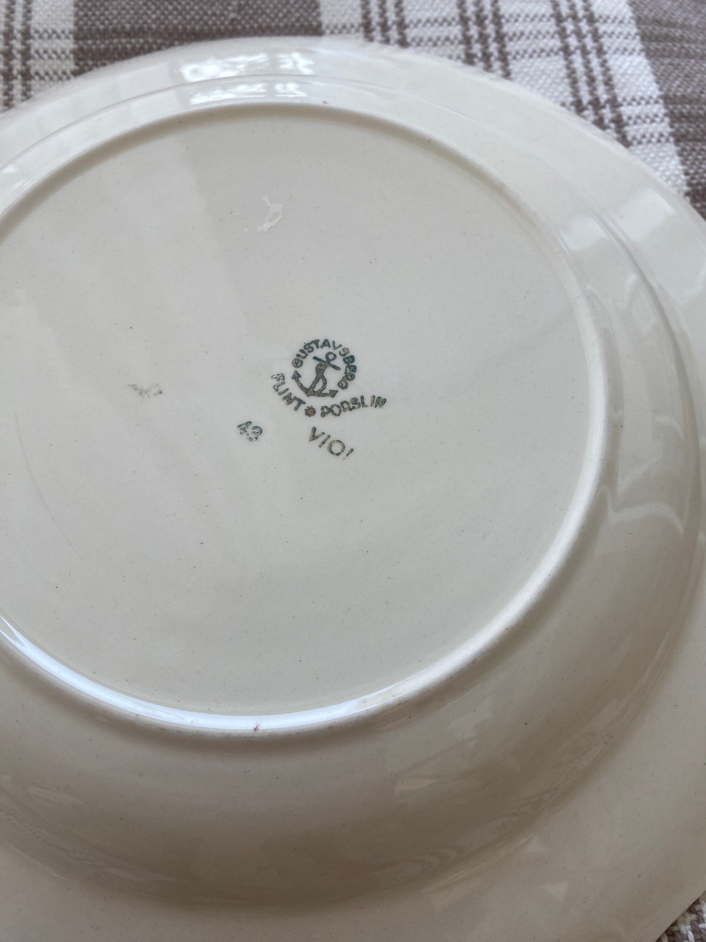 Gustavsberg 'Viol' with plate suspension