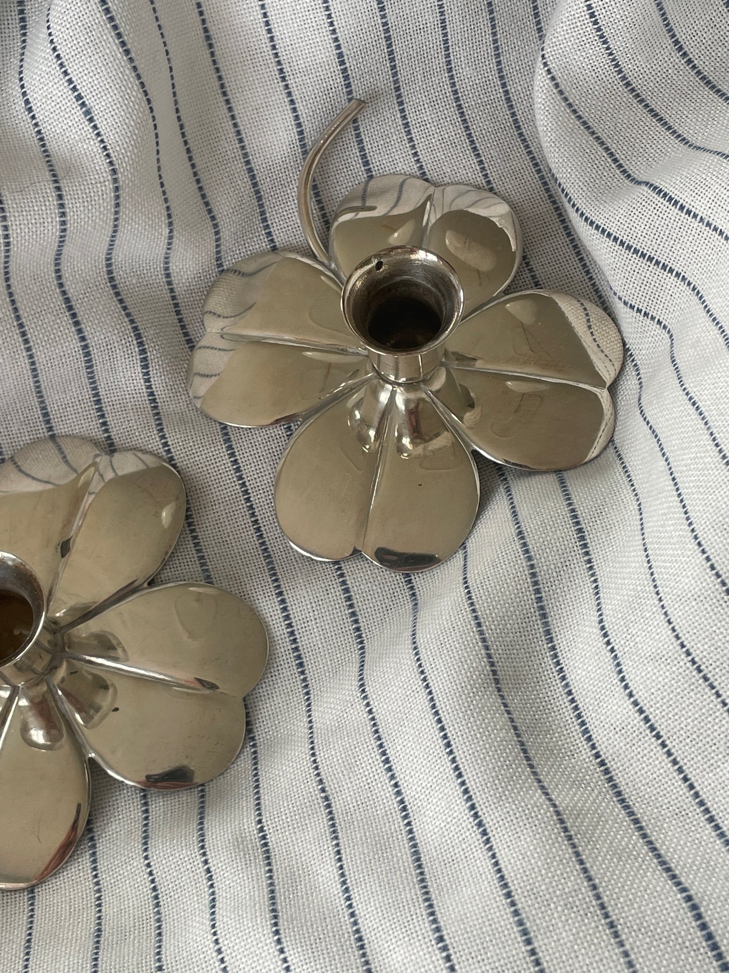 Four-leaf clover candlesticks