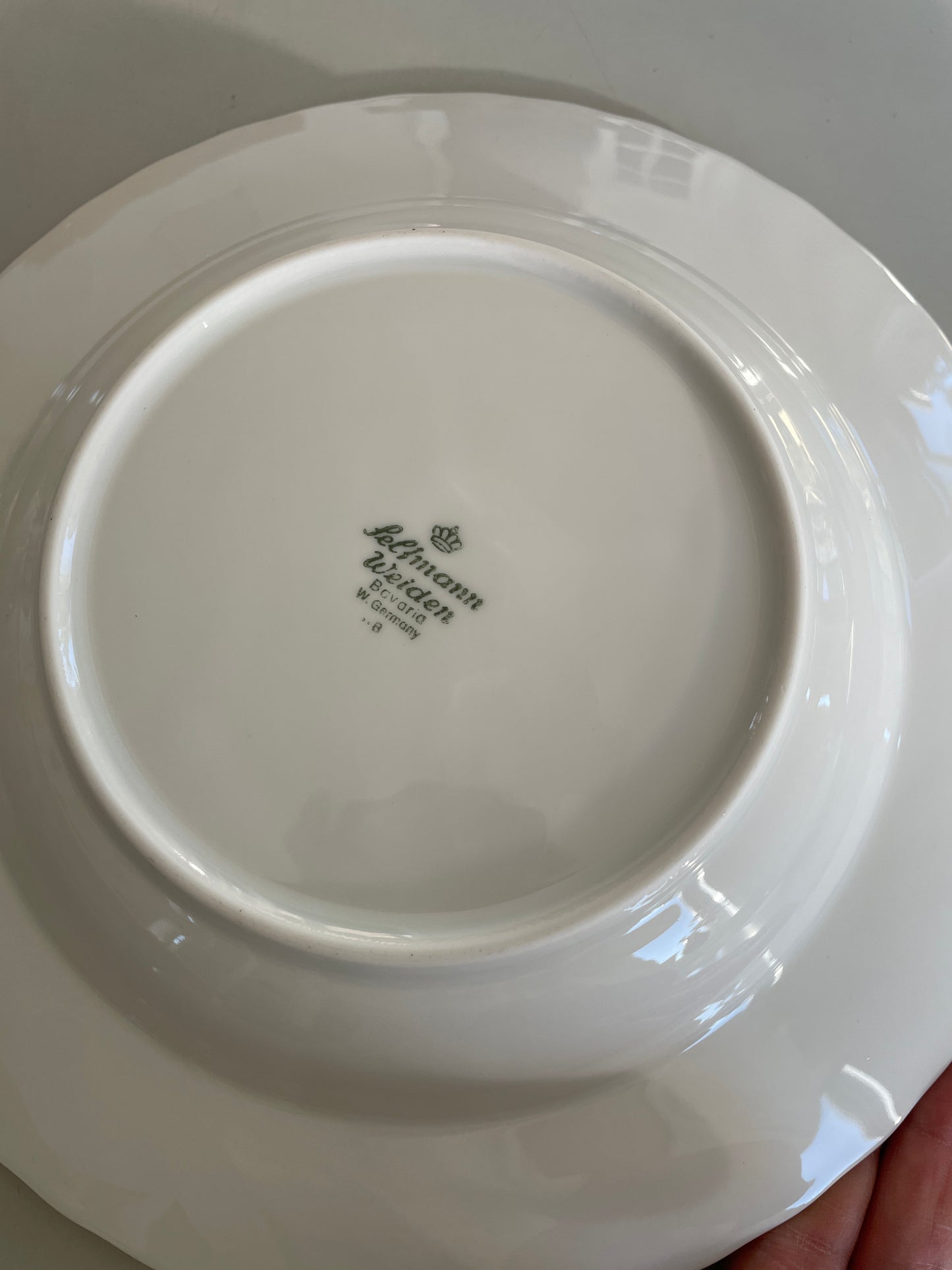 Deep plates with swirl rim
