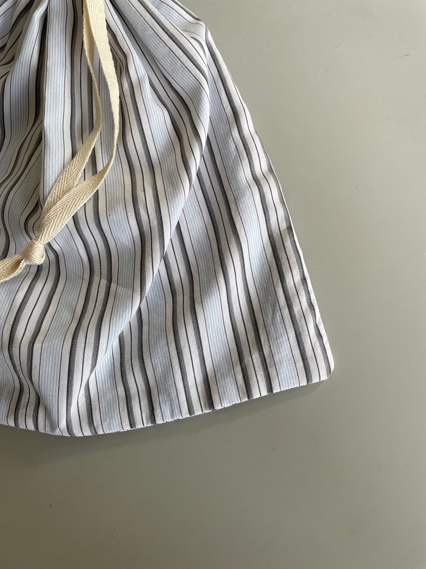 Håndlavet stofpose blå stribet