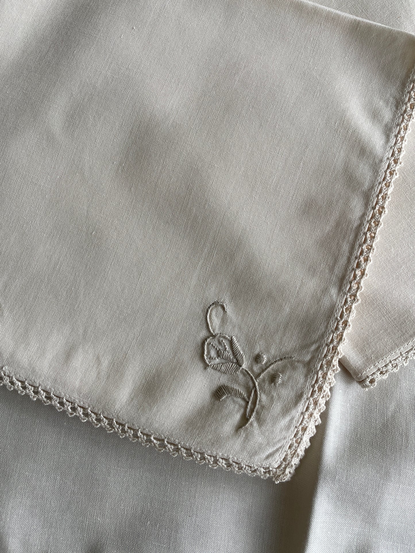 Store beige servietter i stof