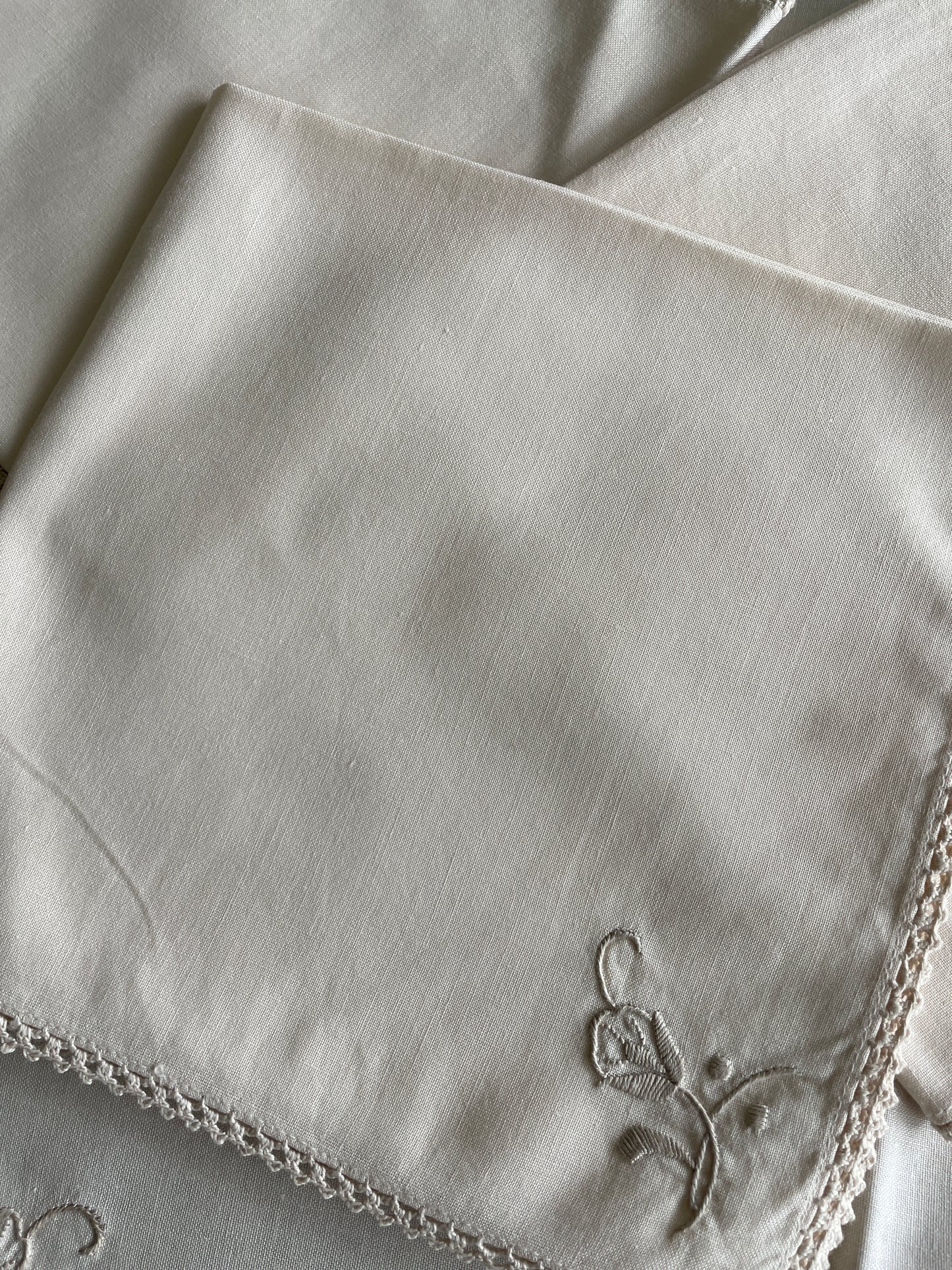 Store beige servietter i stof